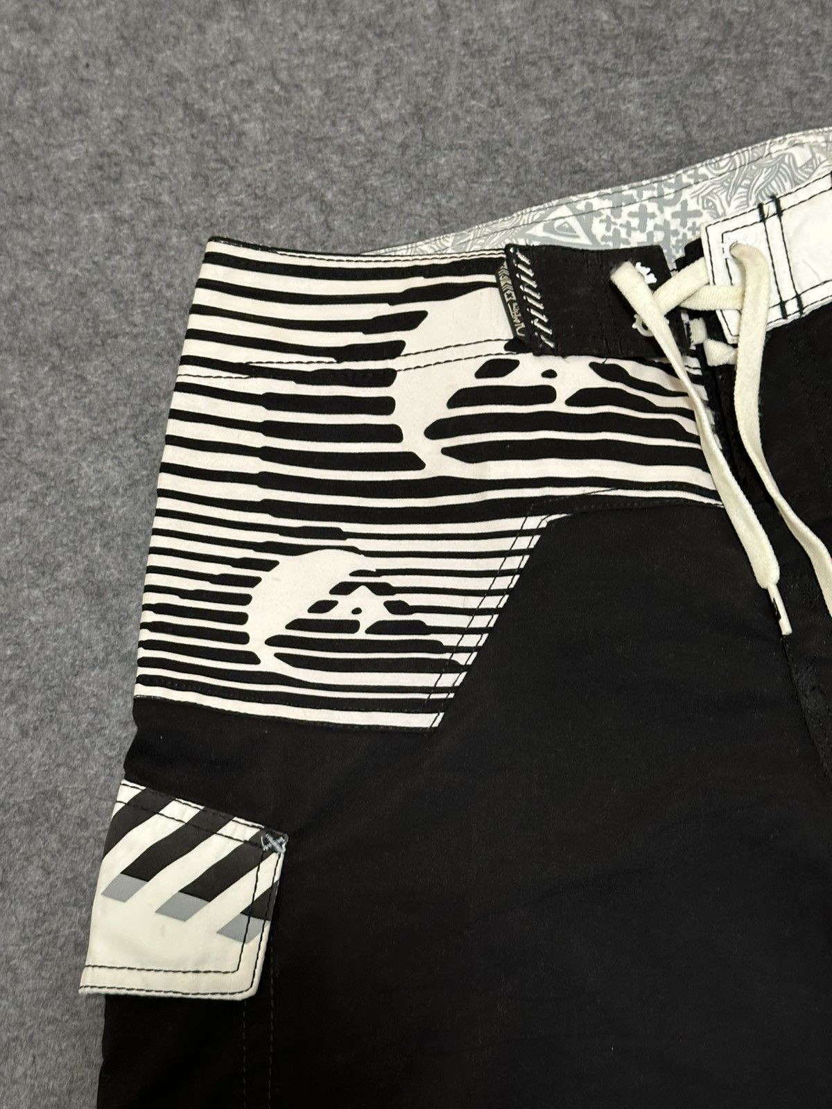Quiksilver Quiksilver board shorts pants. Size US 32 / EU 48 - 6 Thumbnail
