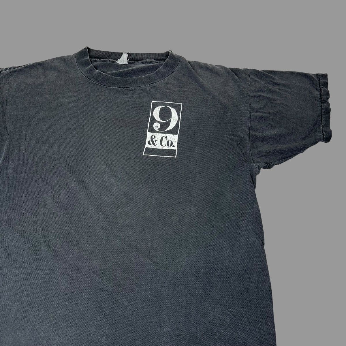 Vintage Vintage faded black 90s tshirt Size US L / EU 52-54 / 3 - 3 Thumbnail