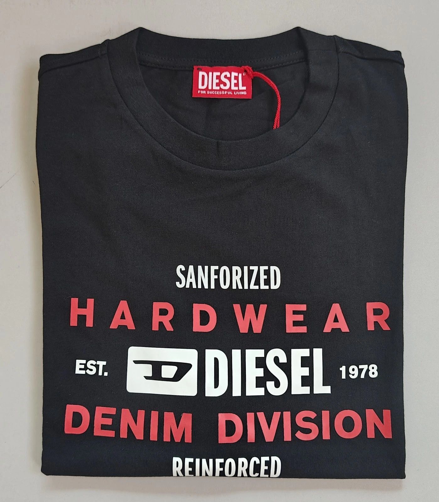 Diesel DIESEL Black Tshirt with Hardwear Denim Division print T4153 Size US L / EU 52-54 / 3 - 1 Thumbnail