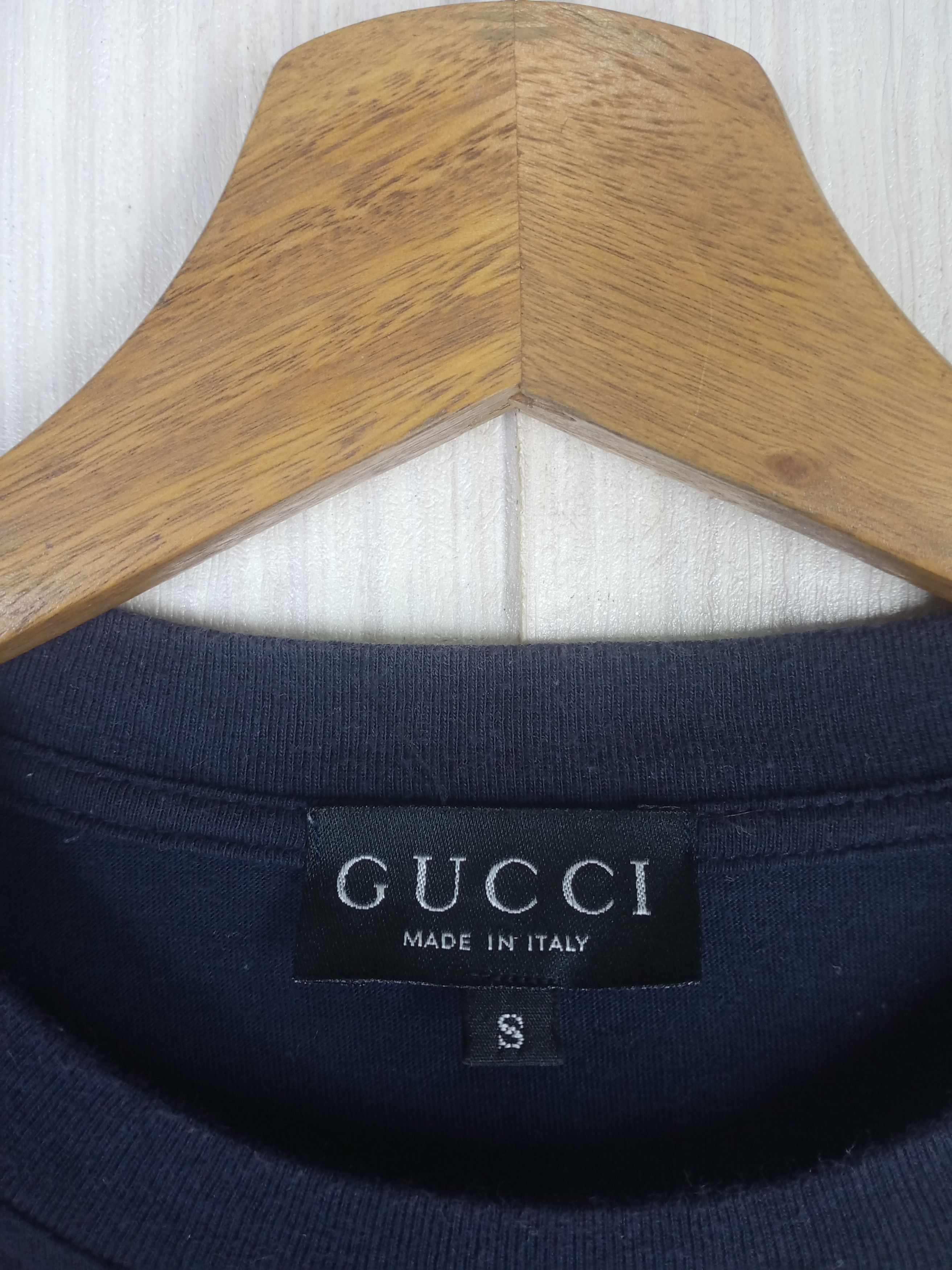 Gucci Rare Vintage Gucci Embroidery Spell Out Logo Tee Size US S / EU 44-46 / 1 - 2 Thumbnail