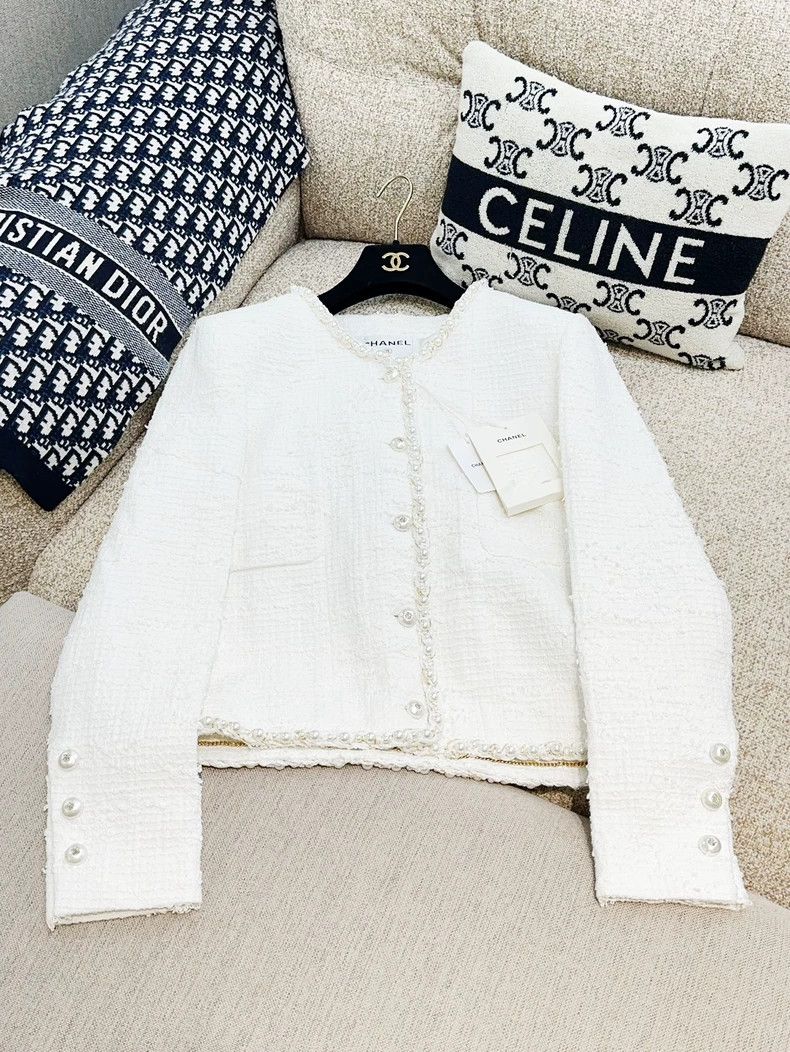 Chanel Chanel 25P Spring and Summer Preview White 40-yard Pearl R Size S / US 4 / IT 40 - 1 Thumbnail