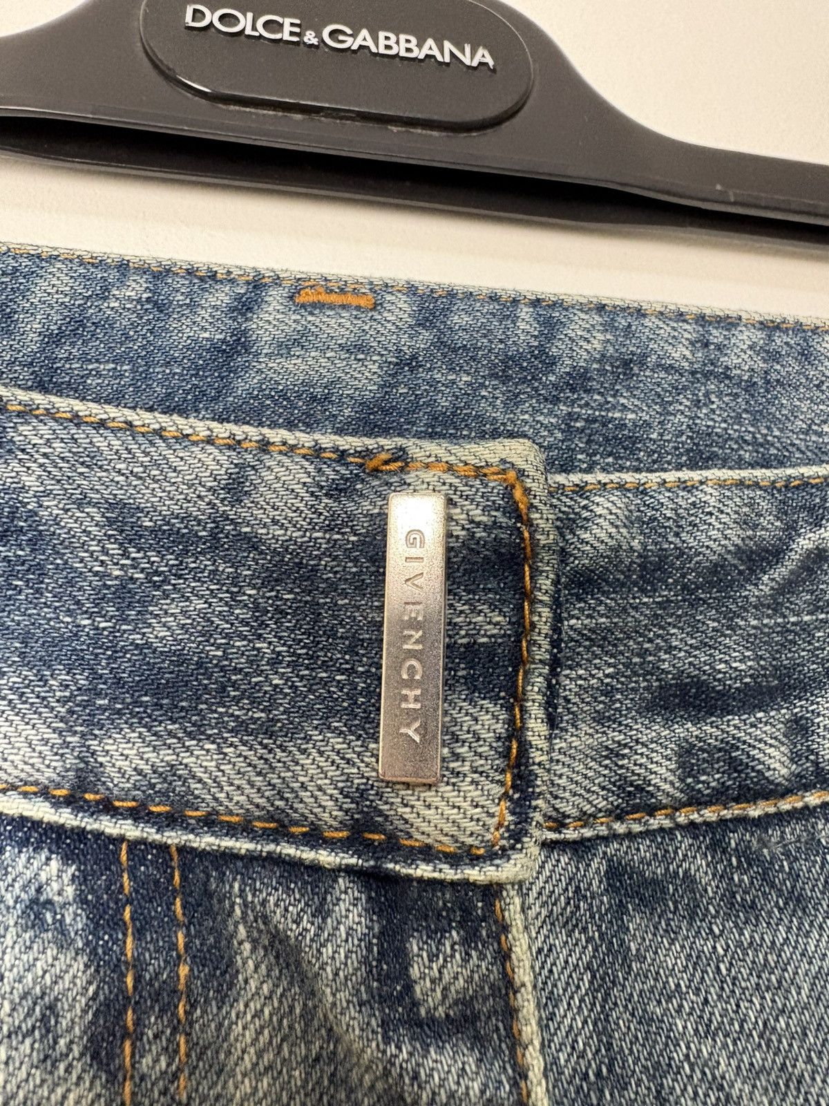 Givenchy Givenchy Light Wash Slim Fit Denim Jeans Luxury Designer Size US 30 / EU 46 - 9 Thumbnail