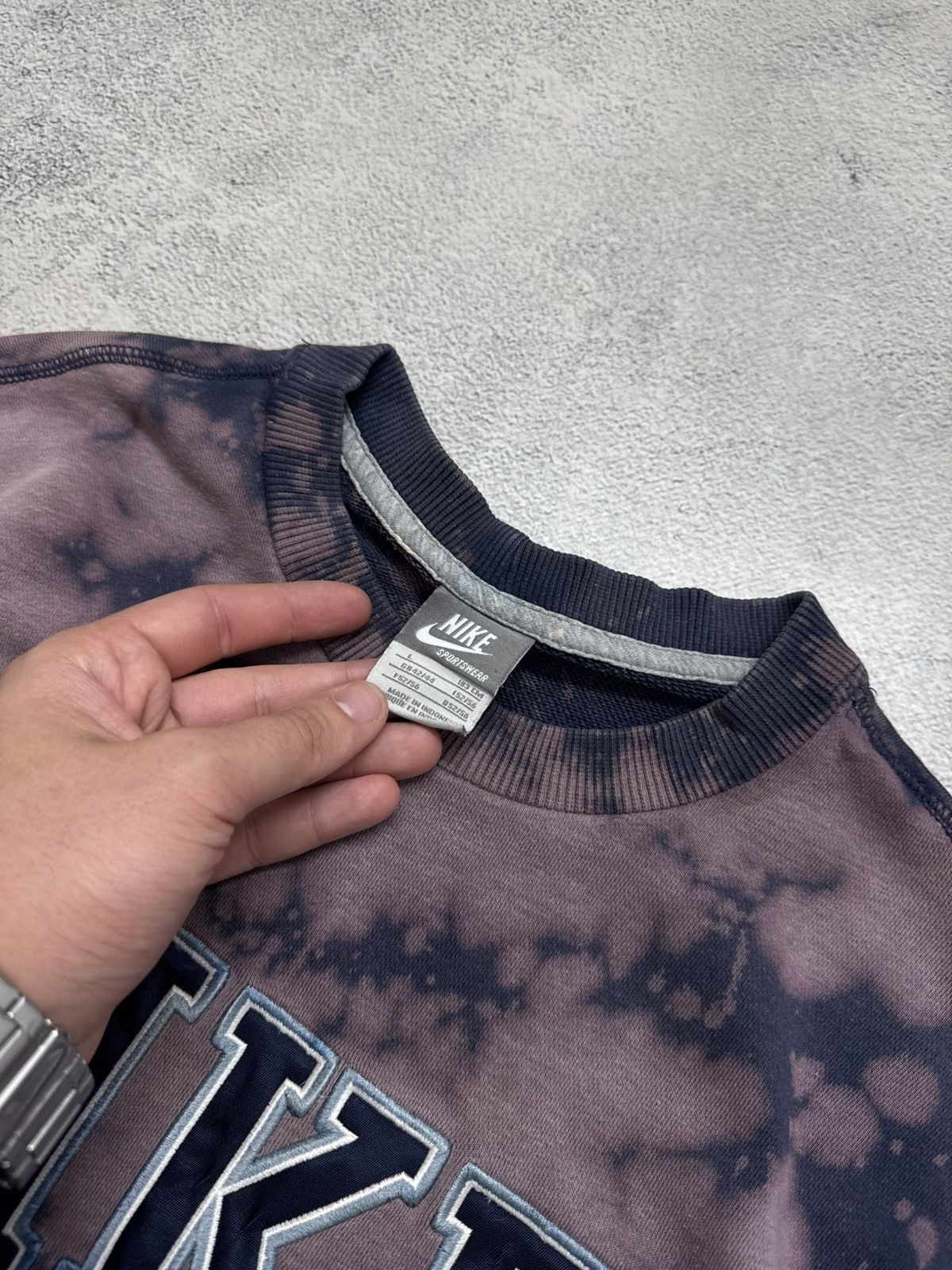 Nike Vintage Y2k Nike Spell Out Big Logo Sweatshirt 90’s Size US L / EU 52-54 / 3 - 8 Thumbnail
