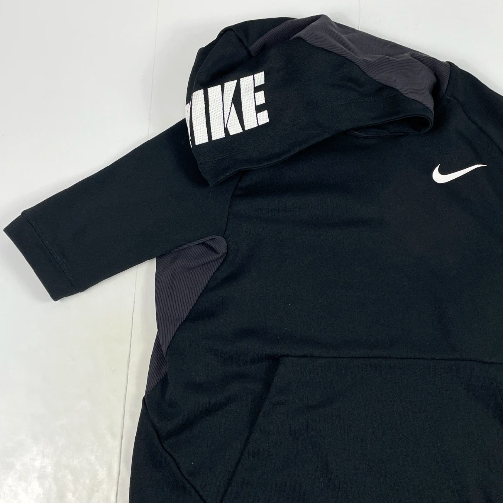 Nike VINTAGE Nike Hoodie Mens M Black Dri Fit Short Sleeve Workout Gym Training Lined Size US M / EU 48-50 / 2 - 2 Thumbnail