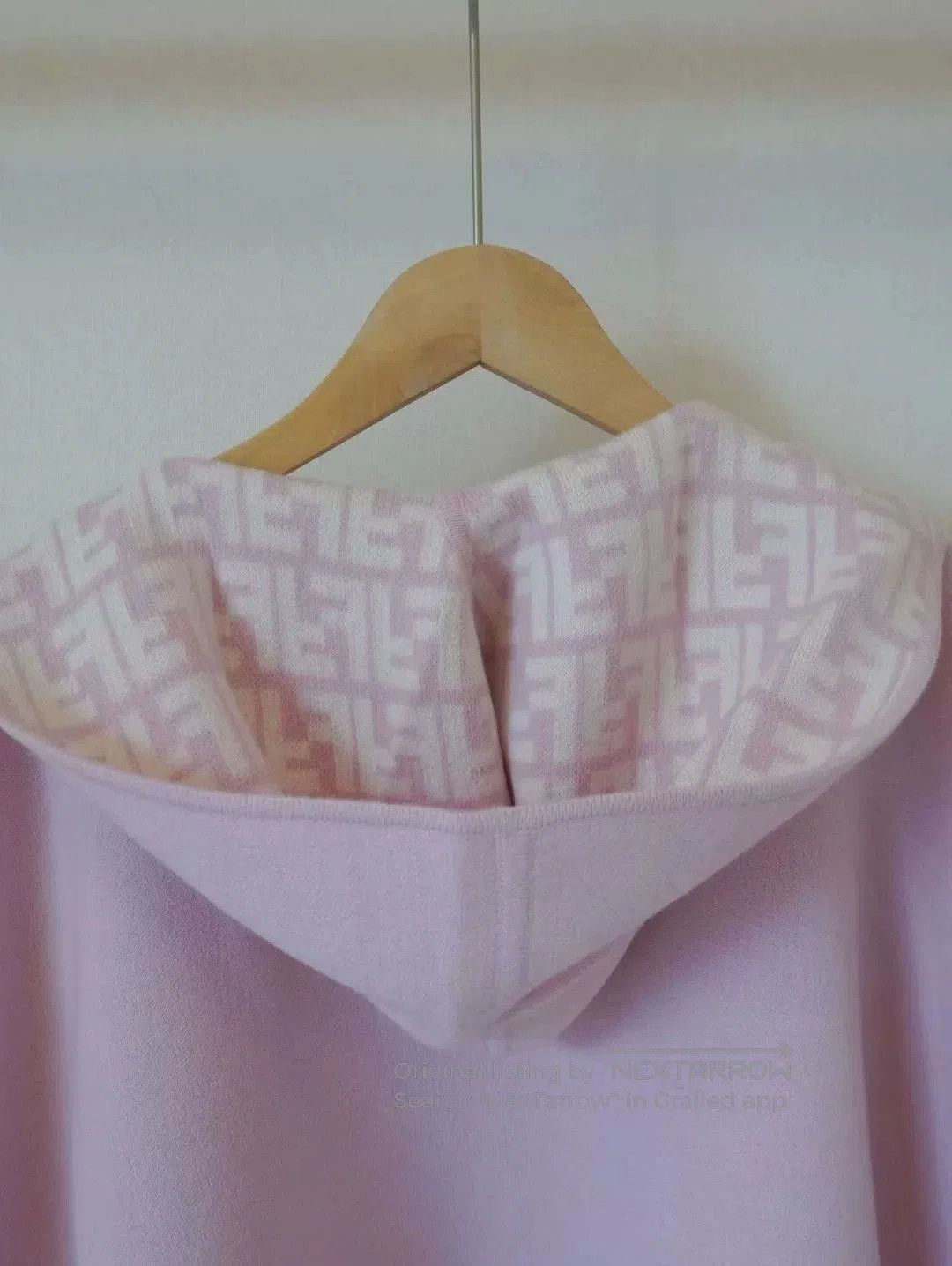 Fendi Fendi Double-Sided Pink Cashmere Cape. Size M / US 6-8 / IT 42-44 - 6 Thumbnail