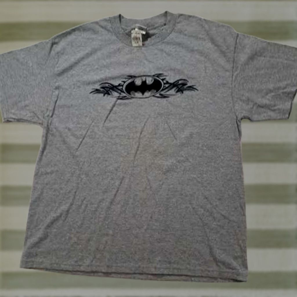 X-LARGE Six Flags Batman T-Shirt Grey XL Mens Short Sleeve Regular Size X-Large Gray, Amusement Rides Theme NWT Size US XL / EU 56 / 4 - 1 Thumbnail