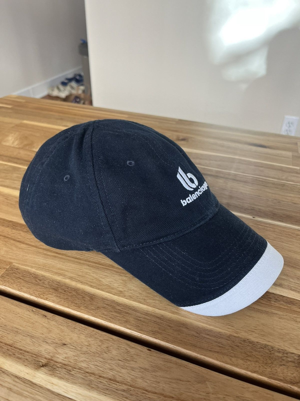 Balenciaga Black and White Balenciaga Hat Size ONE SIZE - 2 Thumbnail