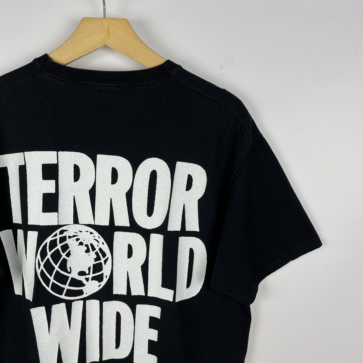 Band Tees Vintage Terror Worldwide crew big logo band tee 00’s Size US L / EU 52-54 / 3 - 8 Thumbnail