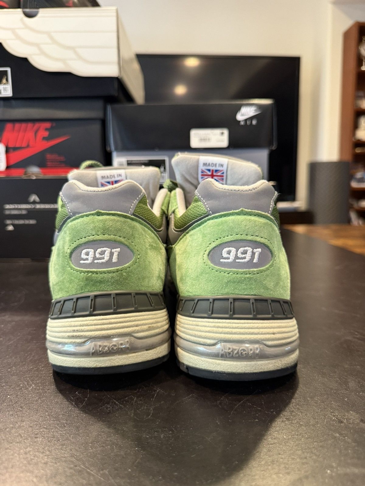 New Balance New Balance 991 Made in UK Bright Green US10 Size US 10 / EU 43 - 5 Thumbnail
