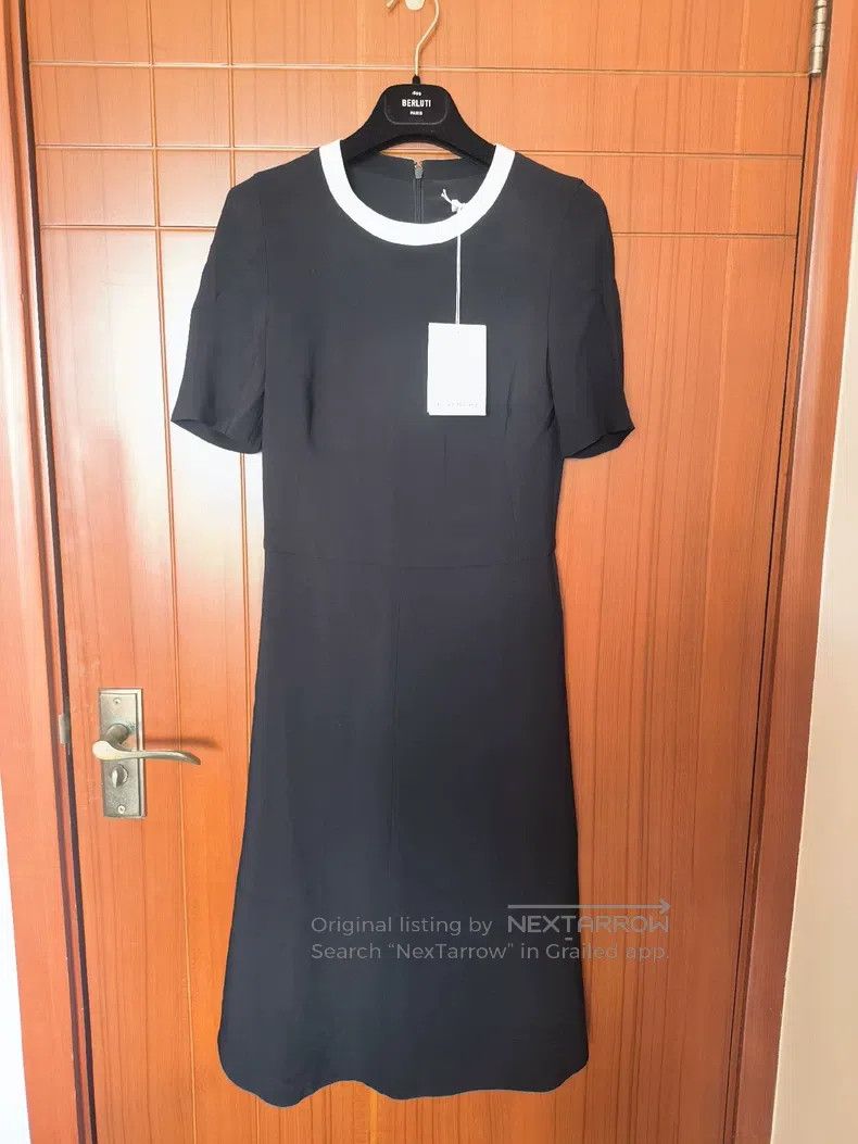 Givenchy Givenchy Employee dress, uni Size XS / US 0-2 / IT 36-38 - 1 Thumbnail