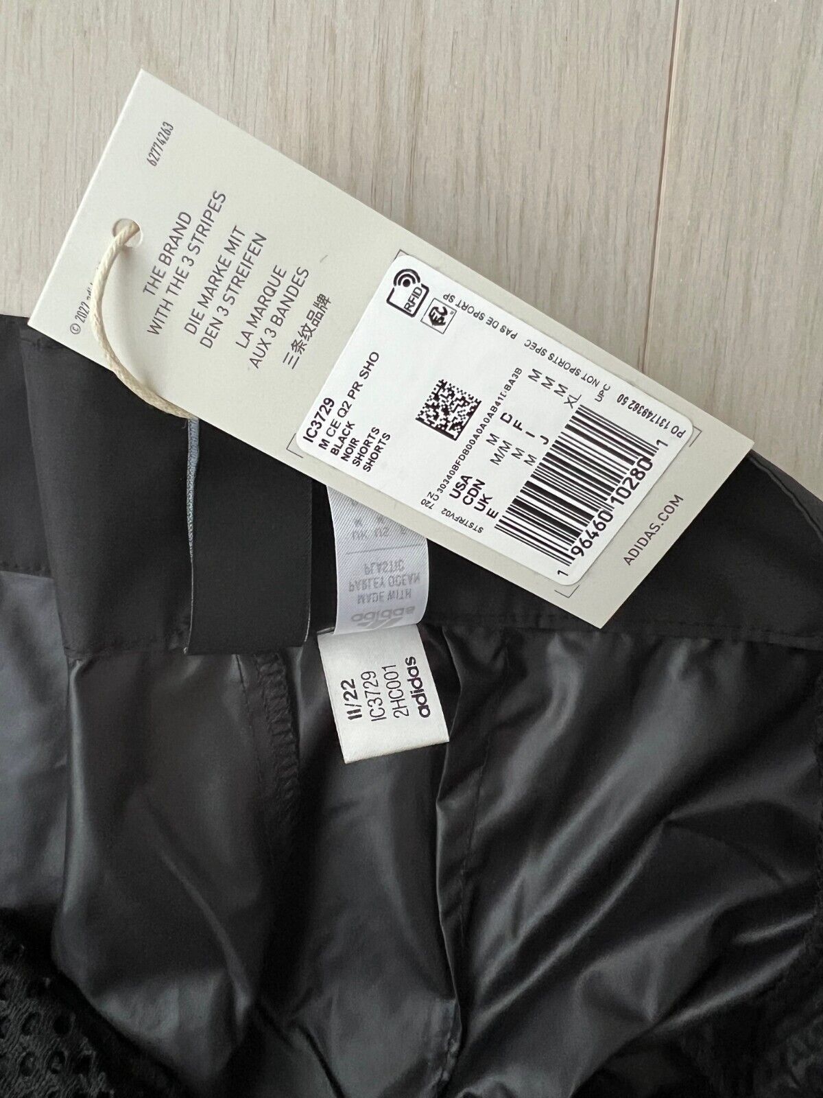 Adidas Adidas IC3729 City Escape Premium Shorts Black ( M ) Size US 32 / EU 48 - 8 Thumbnail