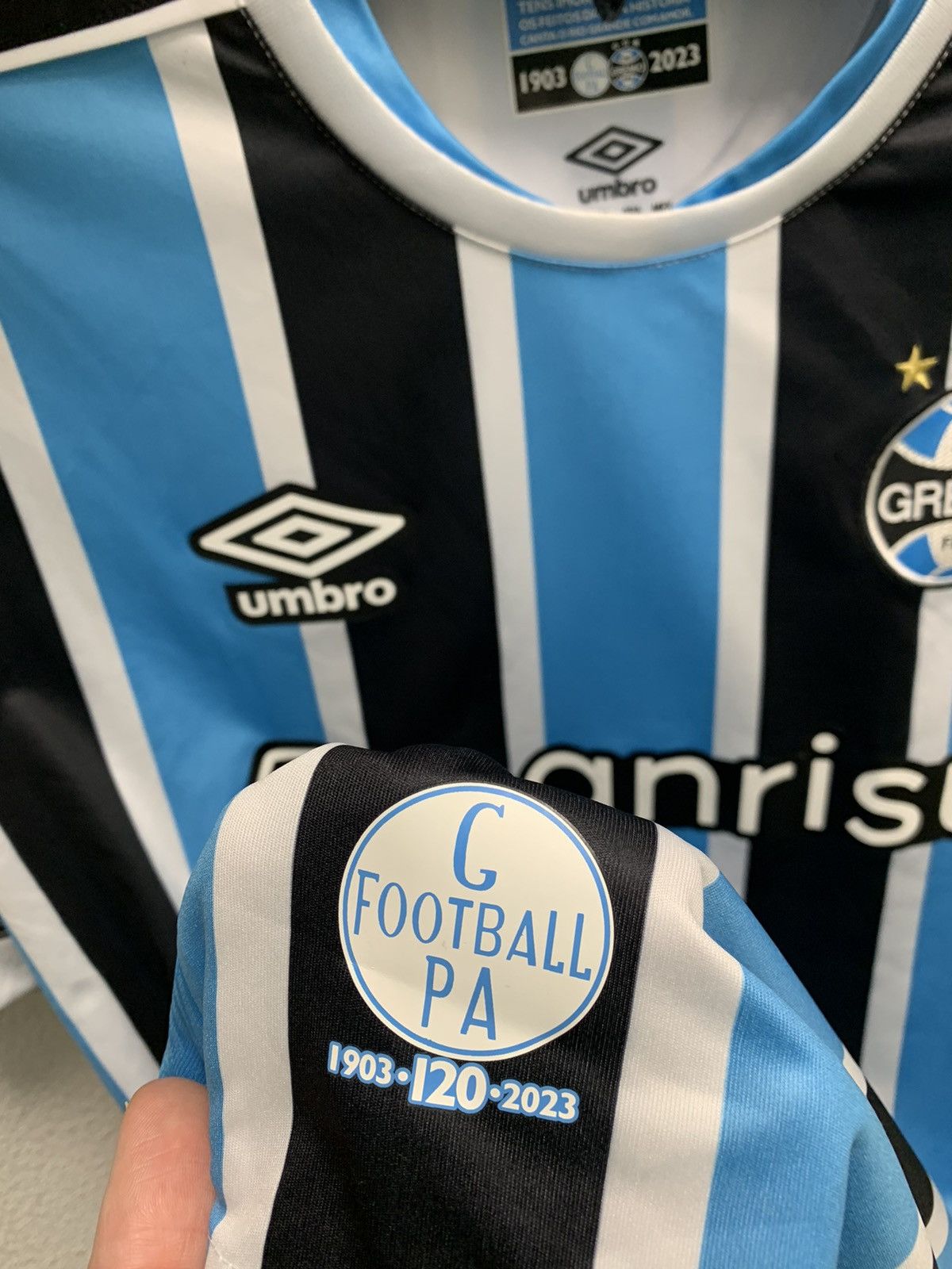 Umbro Gremio Suarez 9 Umbro soccer jersey 4xl xxxxl brasil Brazil Size US XXL / EU 58 / 5 - 11 Thumbnail
