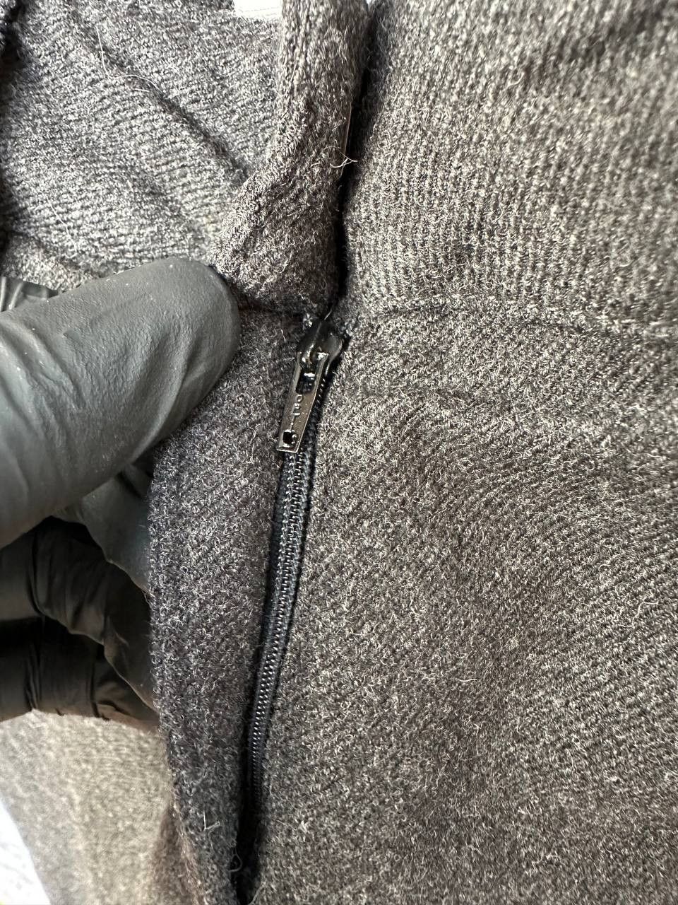 Prada Prada Gray Wool Tapered Pants Vintage Riri Size 27" / US 4 / IT 40 - 15 Thumbnail