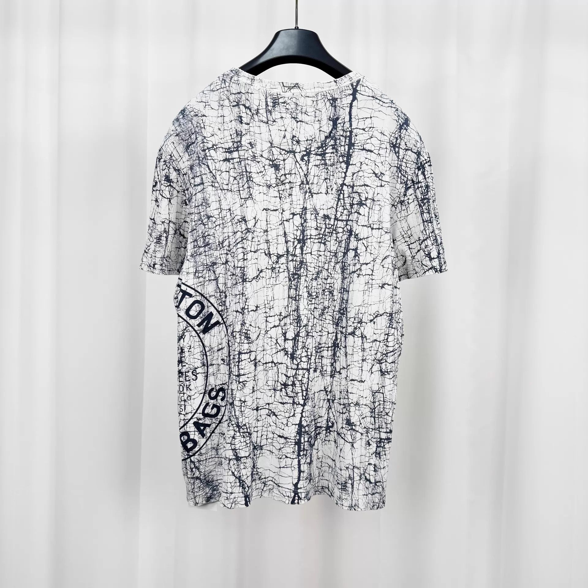 Louis Vuitton LV cracked print logo short sleeve Size S 98 New no tag Size US S / EU 44-46 / 1 - 2 Thumbnail