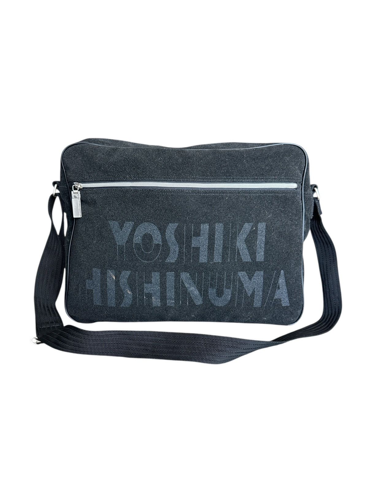 Japanese Brand VINTAGE YOSHIKI HISHINUMA VELVET LEATHER SHOULDER BAG Size ONE SIZE - 1 Thumbnail