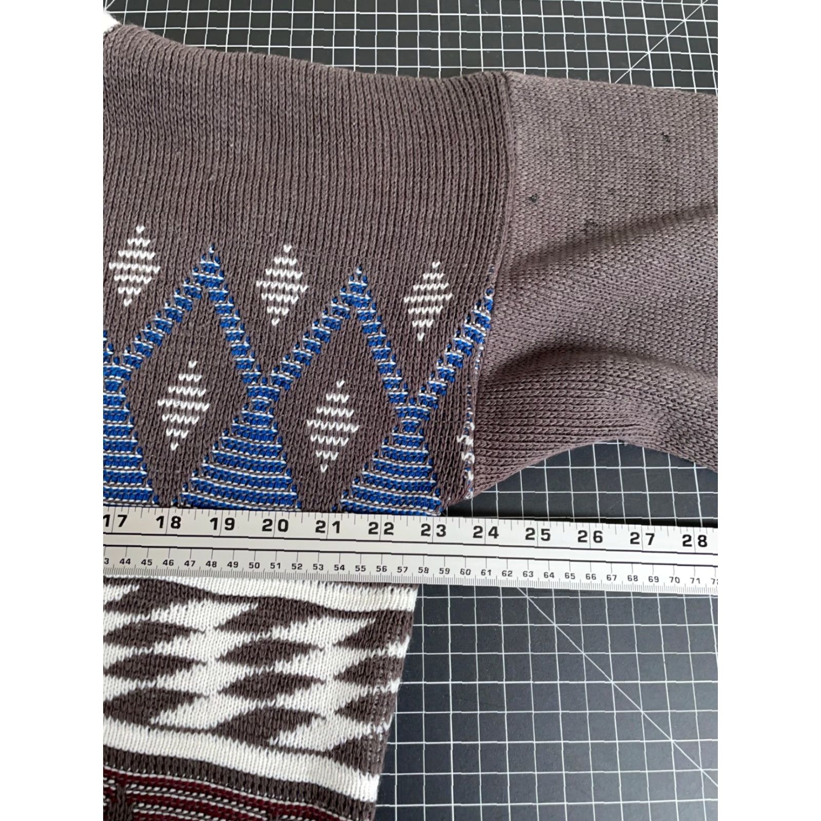 Vintage VINTAGE Towncraft Men's Sweater Adult Large Diamond Pattern Crew Neck Knit Pullover 90s Fall Winter Made in USA Size US L / EU 52-54 / 3 - 4 Thumbnail