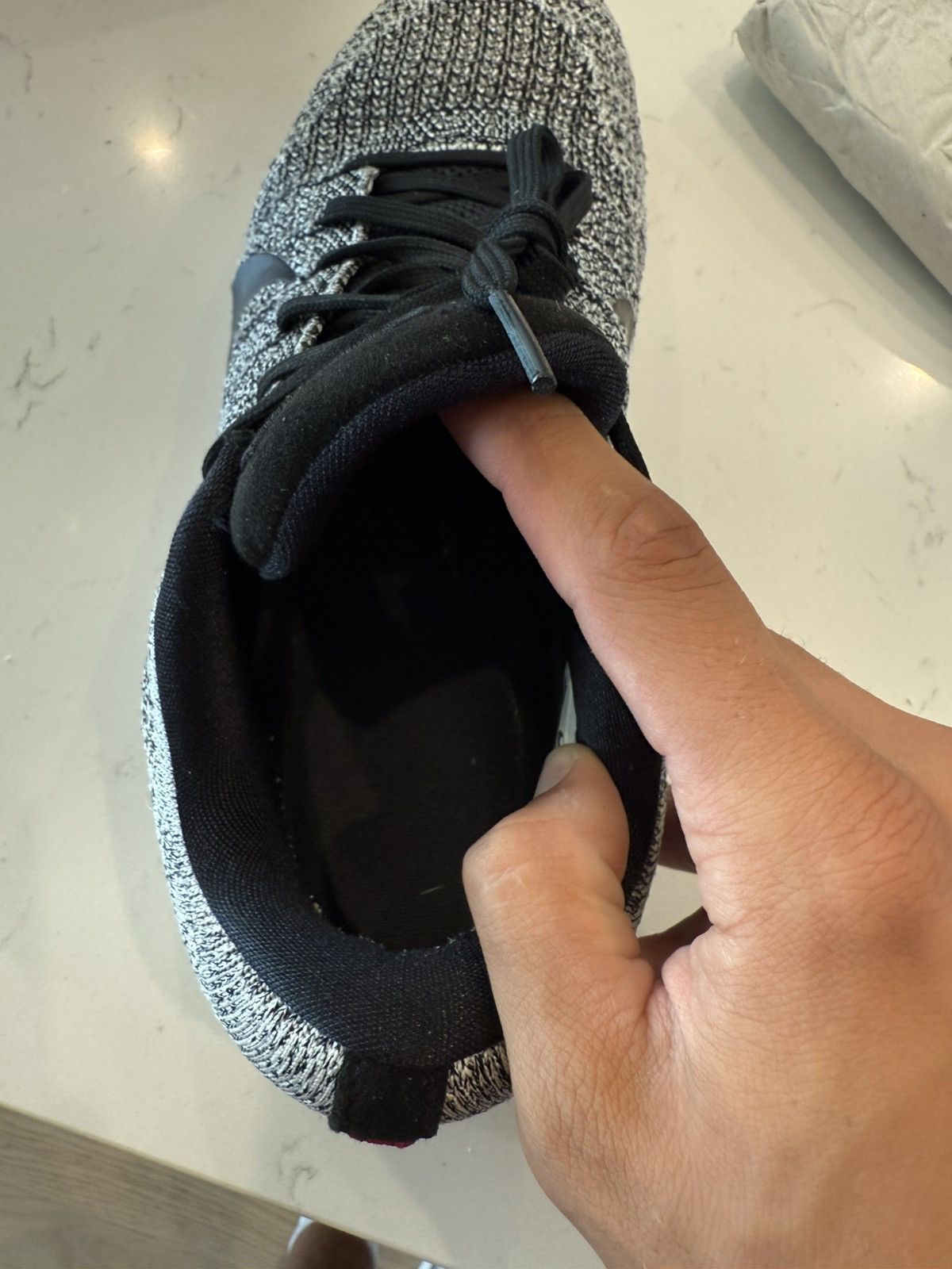 Nike Kobe 11 Low Oreo Size US 10.5 / EU 43-44 - 5 Thumbnail