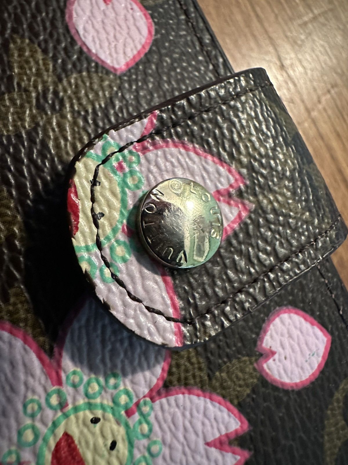 Louis Vuitton × Takashi Murakami Louis Vuitton x Murakami Cherry Blossom Mirror wallet Size ONE SIZE - 8 Thumbnail