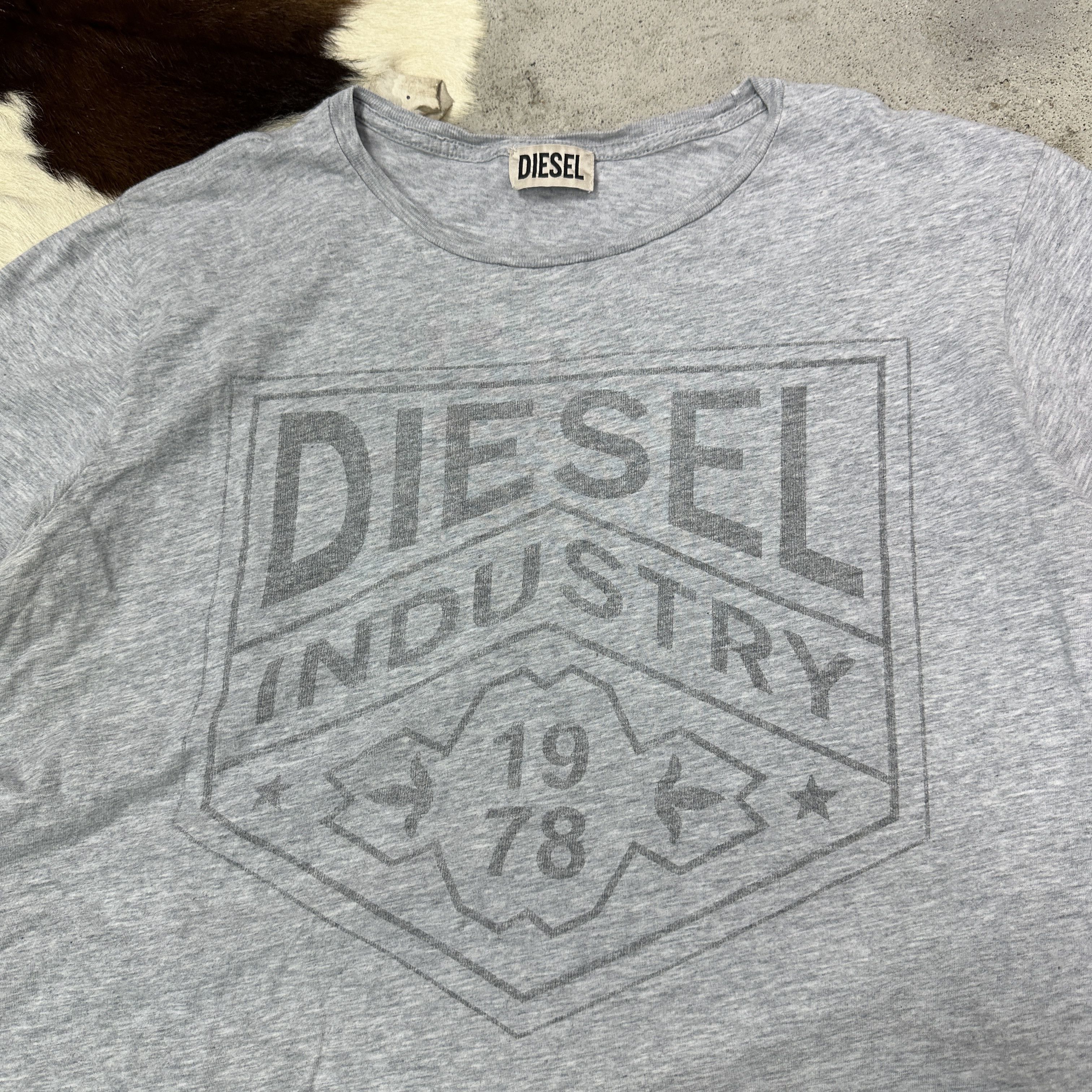 Diesel Vintage Streetwear Casual Diesel T-shirt Y2K Size US L / EU 52-54 / 3 - 3 Thumbnail