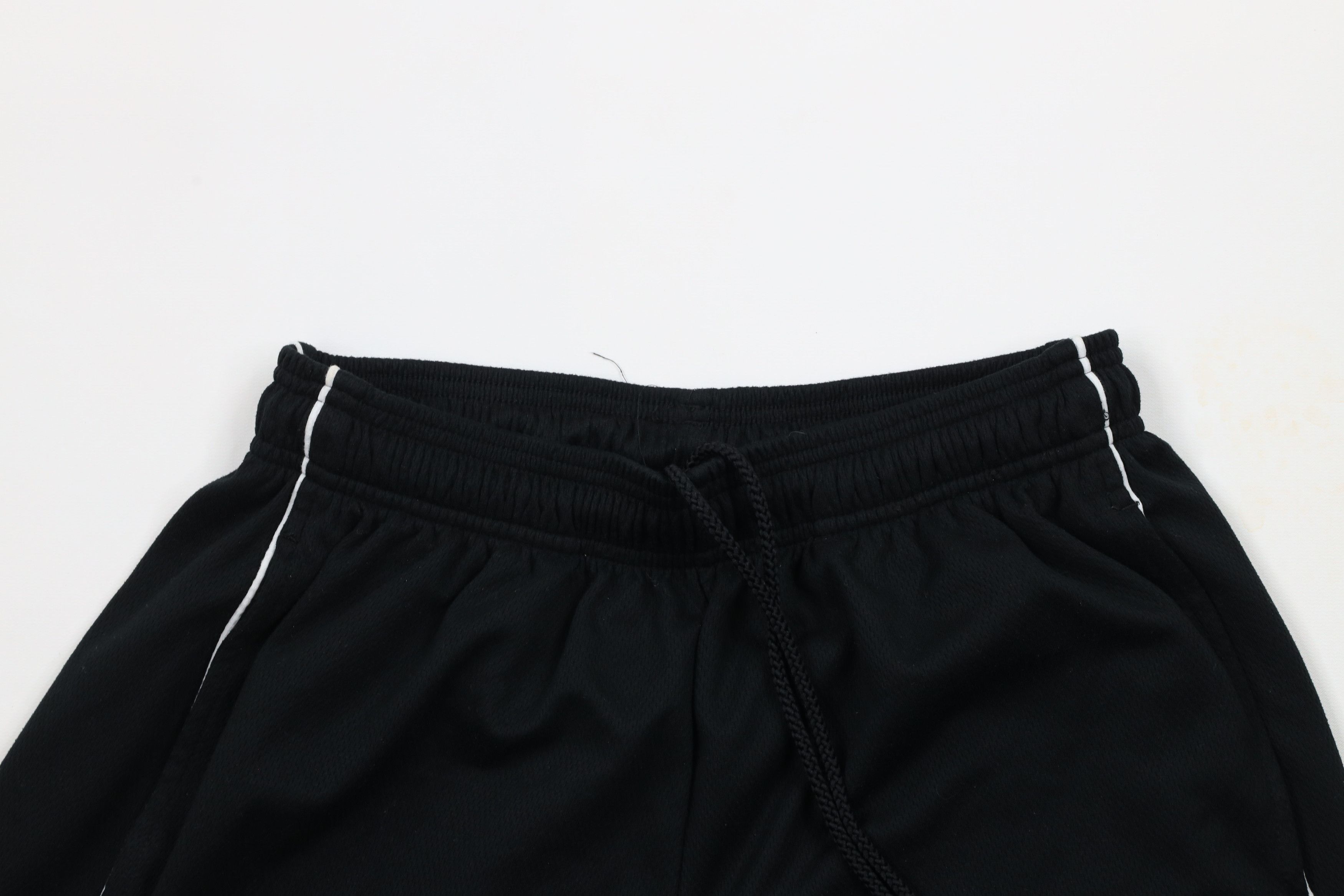 Reebok × Vintage Vintage 90s Reebok Logo Above Knee Heavyweight Shorts Black Size US 32 / EU 48 - 2 Thumbnail