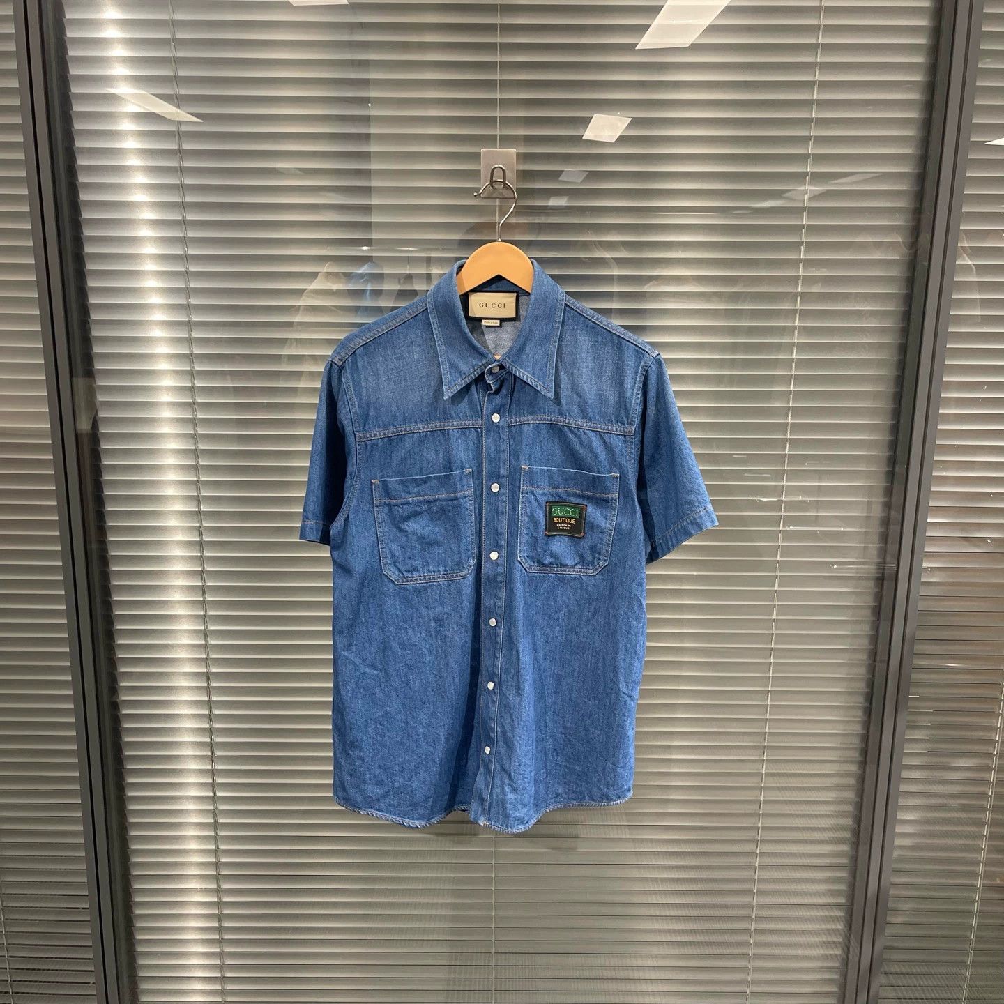 Gucci Gucci 23ss Slogan Emb ShortSleeve ShirtJkt 50 99N Size US M / EU 48-50 / 2 - 1 Thumbnail