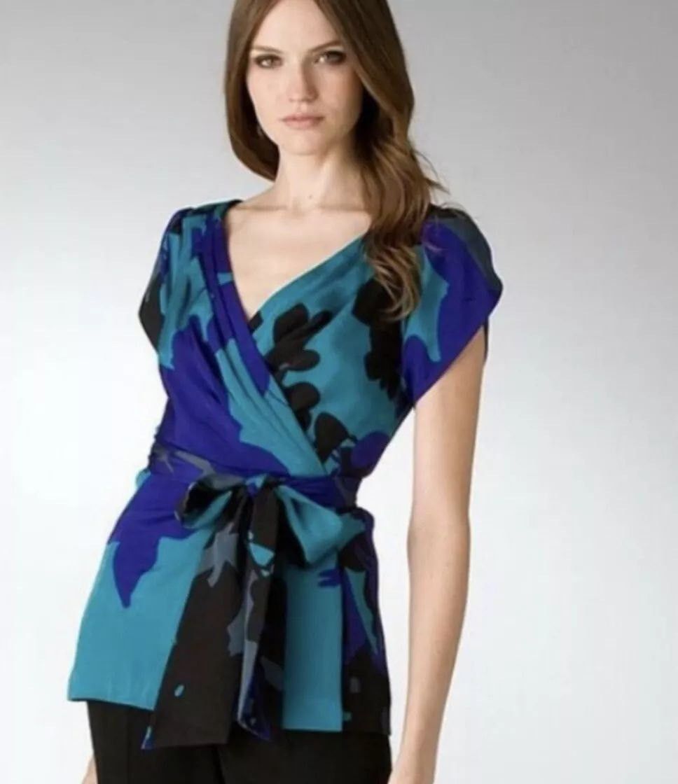 Diane von Furstenberg Diane von Furstenberg Rizerette Floral Print Silk Wrap Top Size S / US 4 / IT 40 - 1 Thumbnail