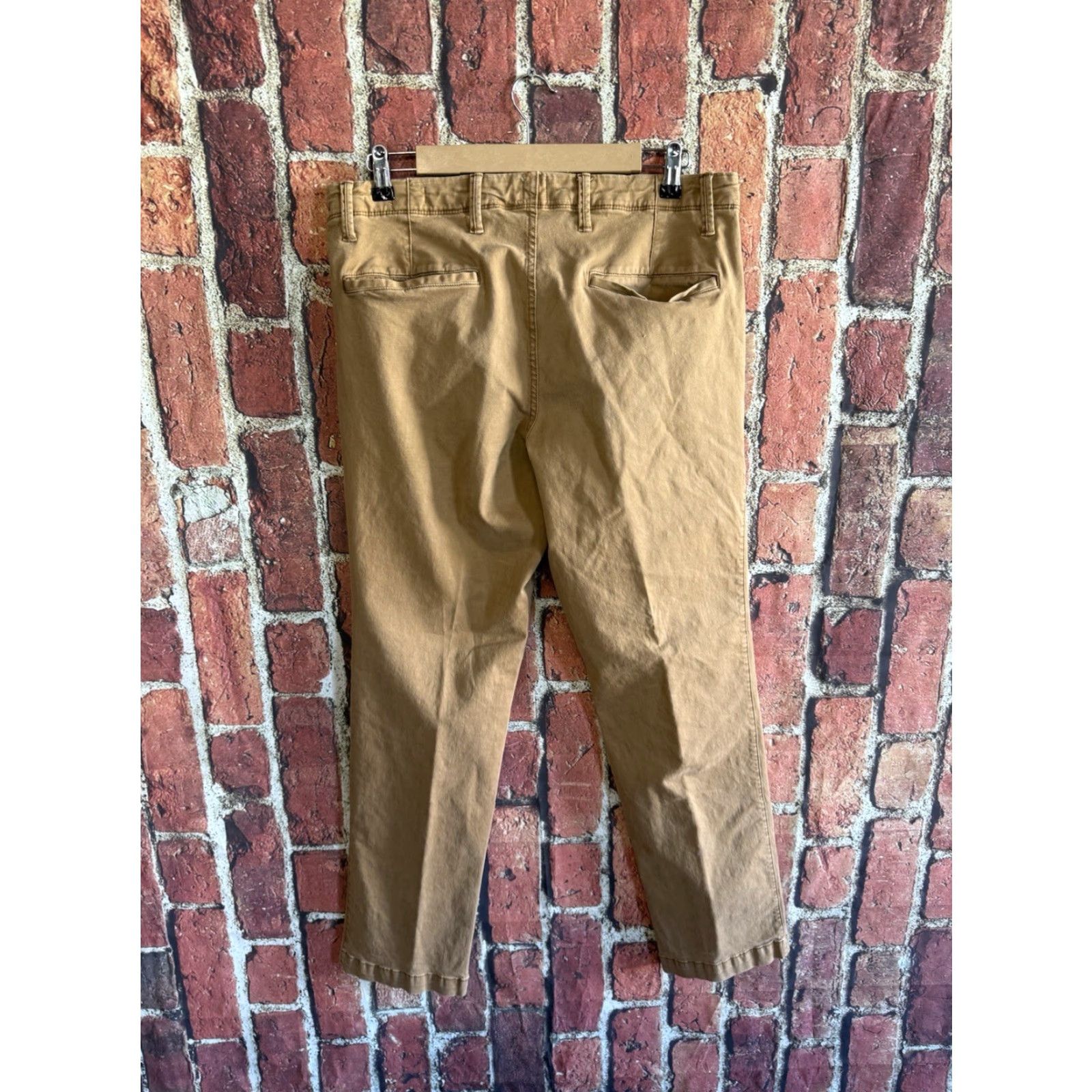 Gap Gap Mens Khaki Straight Leg Pants Size 34 x 32 Regular Inseam 32 Brown Chino Pants Mens Size US 34 / EU 50 - 2 Thumbnail