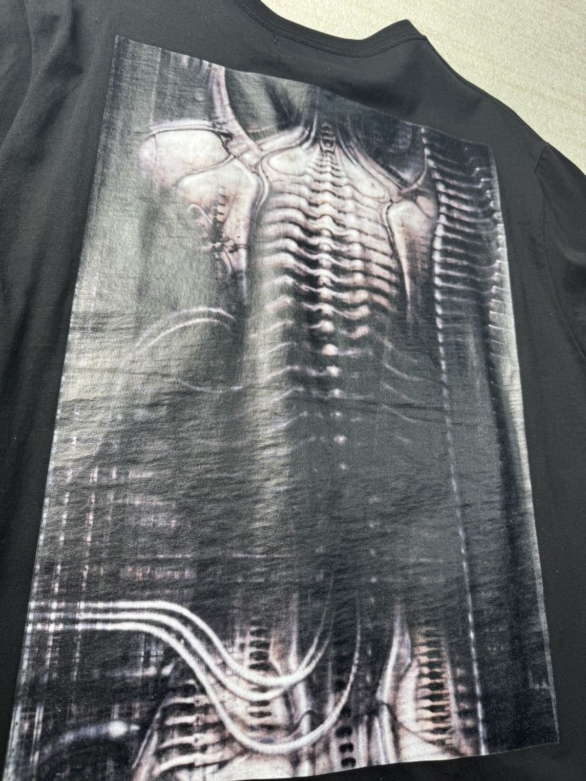 Club Sorayama H R Giger tee Size US M / EU 48-50 / 2 - 2 Thumbnail