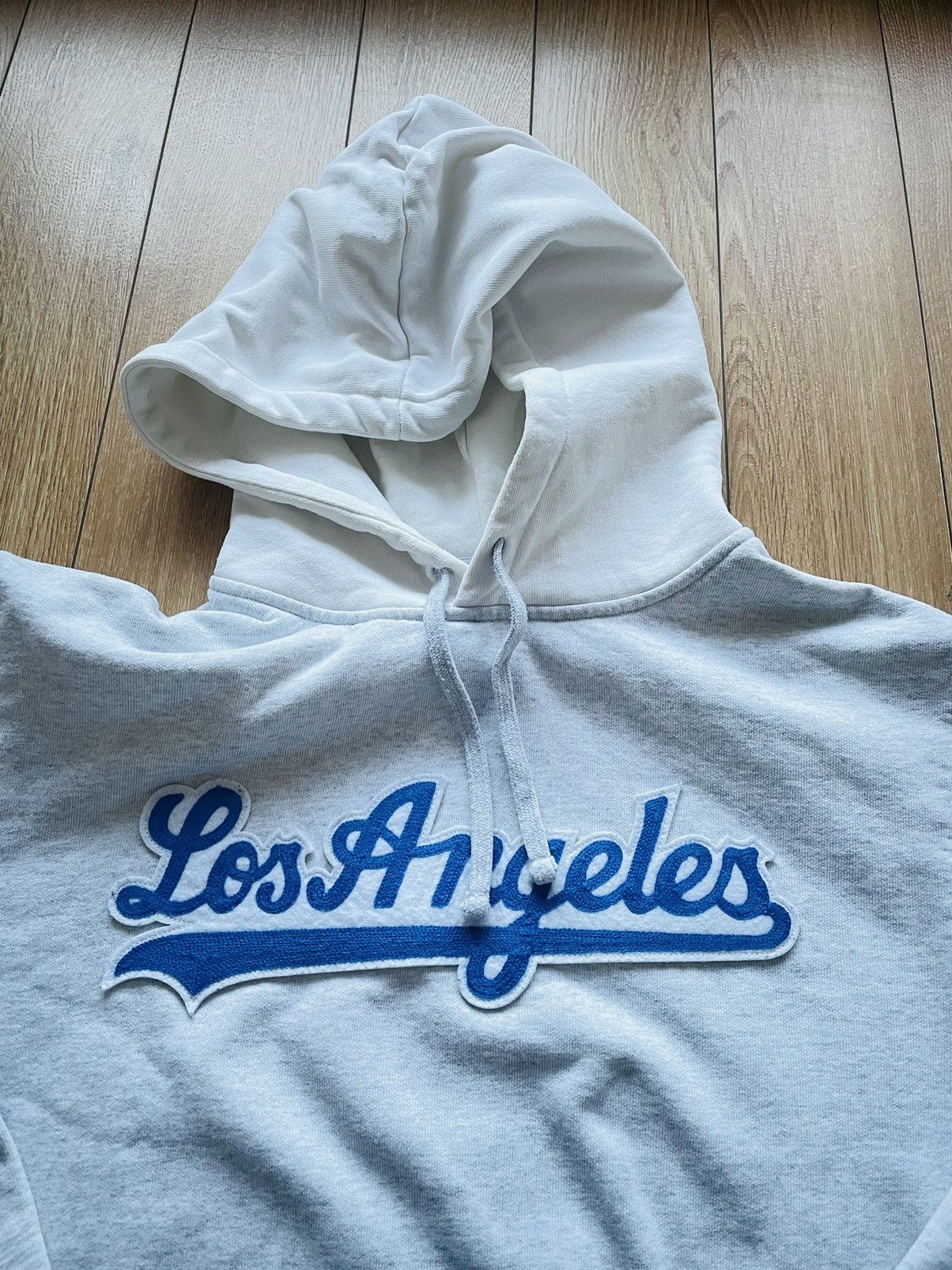 Kith × MLB Kith x Dodgers LA Script hoodie, M Size US M / EU 48-50 / 2 - 5 Thumbnail