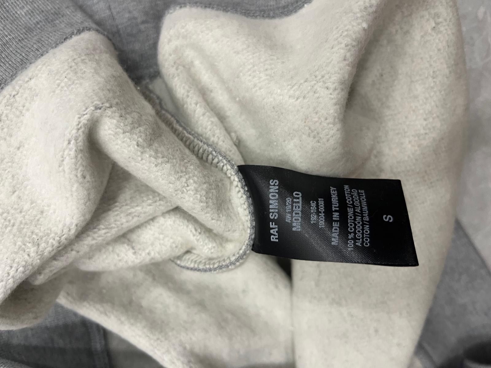 Raf Simons Raf Simons – Ripe Metal Print Sweatshirt Size US S / EU 44-46 / 1 - 6 Thumbnail