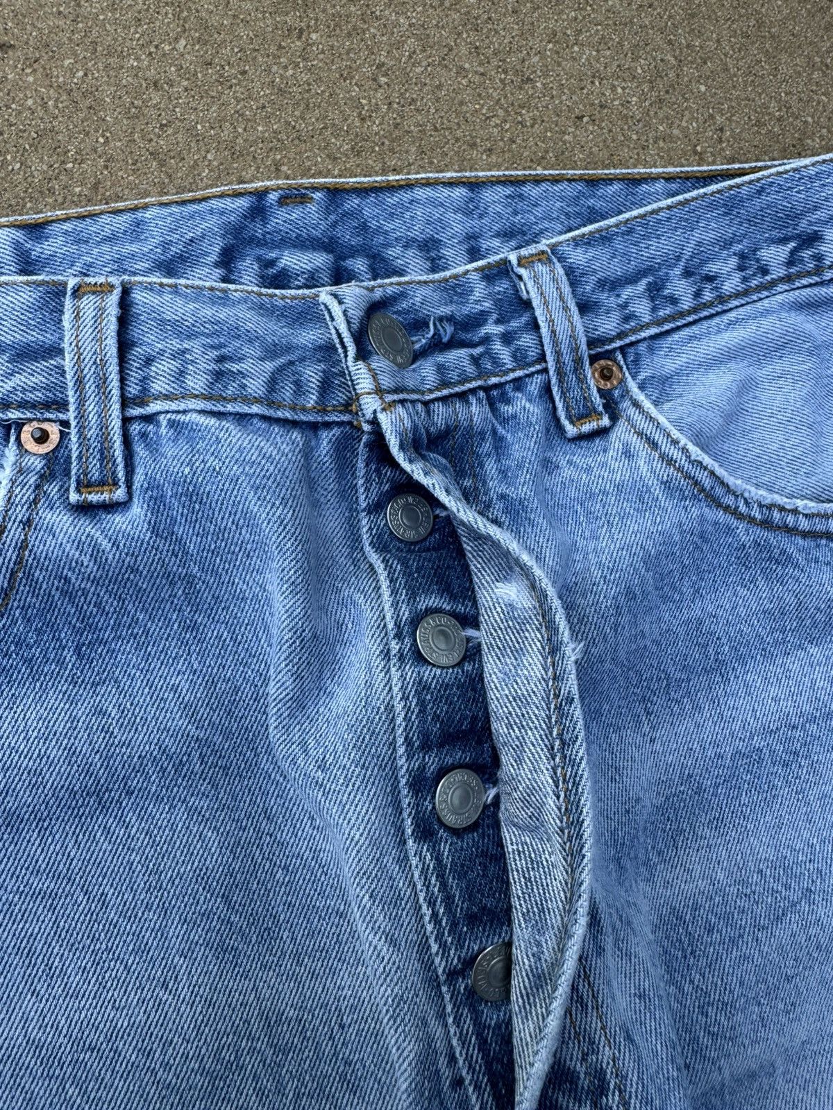 Levi's Vintage 90s Levi’s 501xx Buttonfly Straight Leg Jeans 32x30 Size US 32 / EU 48 - 4 Thumbnail