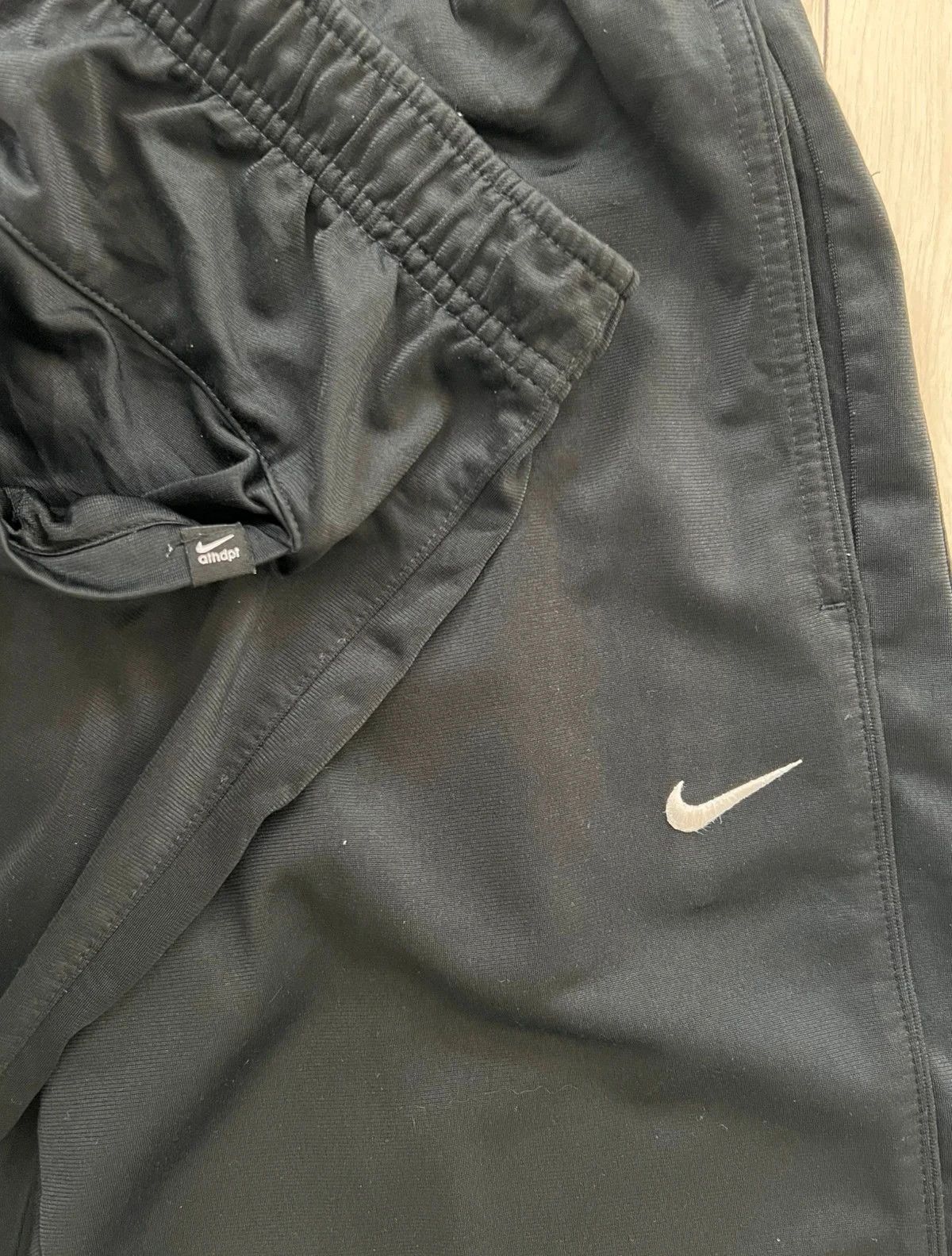 Nike Pantaloni Nike Vintage trackpants baaggy Size US 32 / EU 48 - 4 Thumbnail