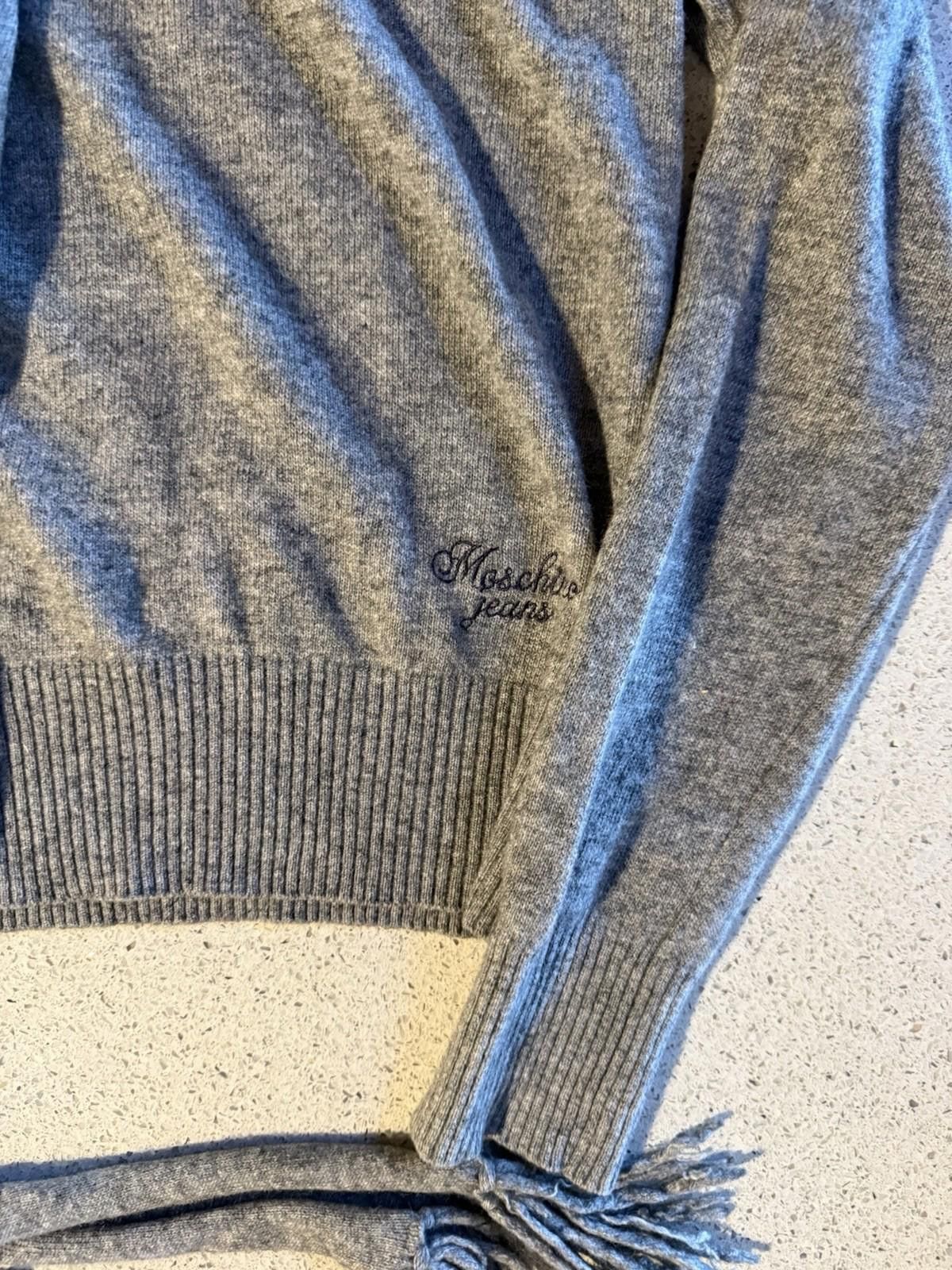 Moschino Rare Moschino Jeans Scarf Sweater Size 8 Size M / US 6-8 / IT 42-44 - 2 Thumbnail