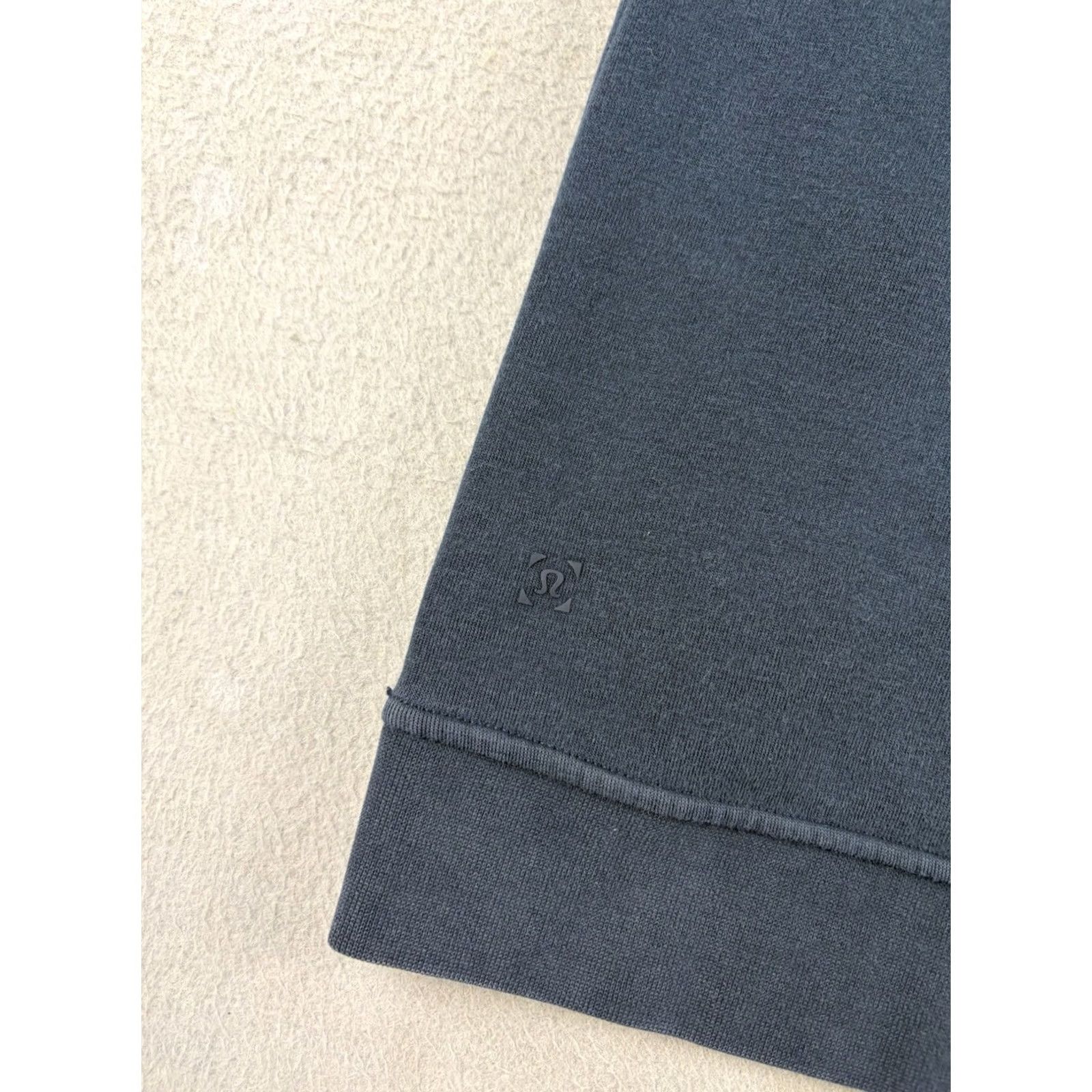 Lululemon Lululemon Sweatshirt Crew Neck Pullover Mens M Blue Cotton Blend Logo Pocket School/Performance Gym Size US M / EU 48-50 / 2 - 7 Thumbnail