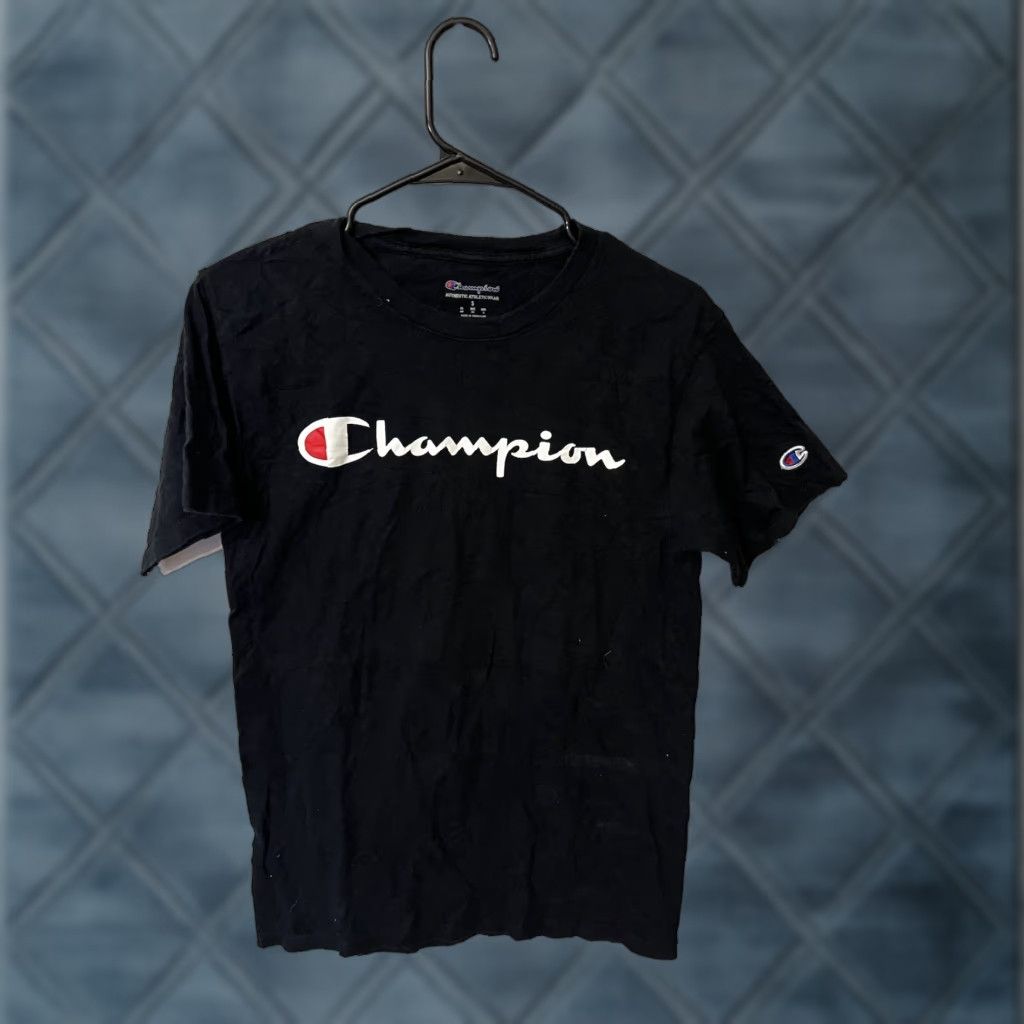 Champion VINTAGE Champion T-shirt Men Small Black Logo Tee Short Sleeve Pullover Crew Shirt Mens 90s Logo Size US S / EU 44-46 / 1 - 1 Thumbnail