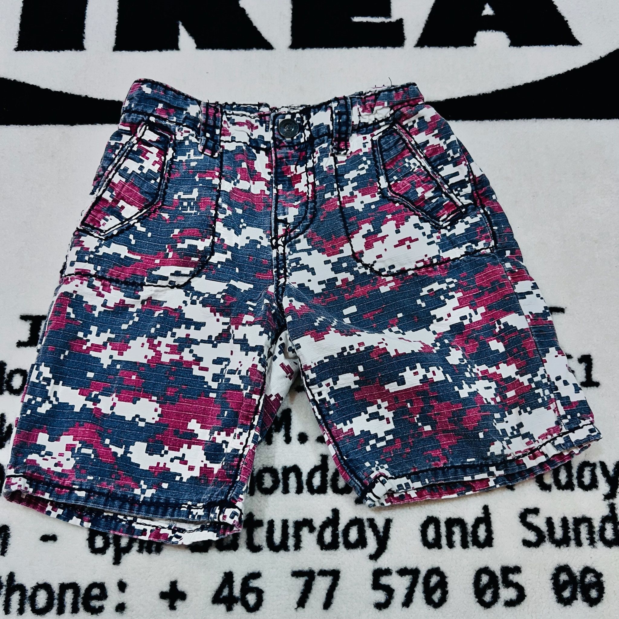 True Religion True Religion Digital Camo Back Flap Pockets Logo Shorts Size 28" / US 6 / IT 42 - 2 Thumbnail