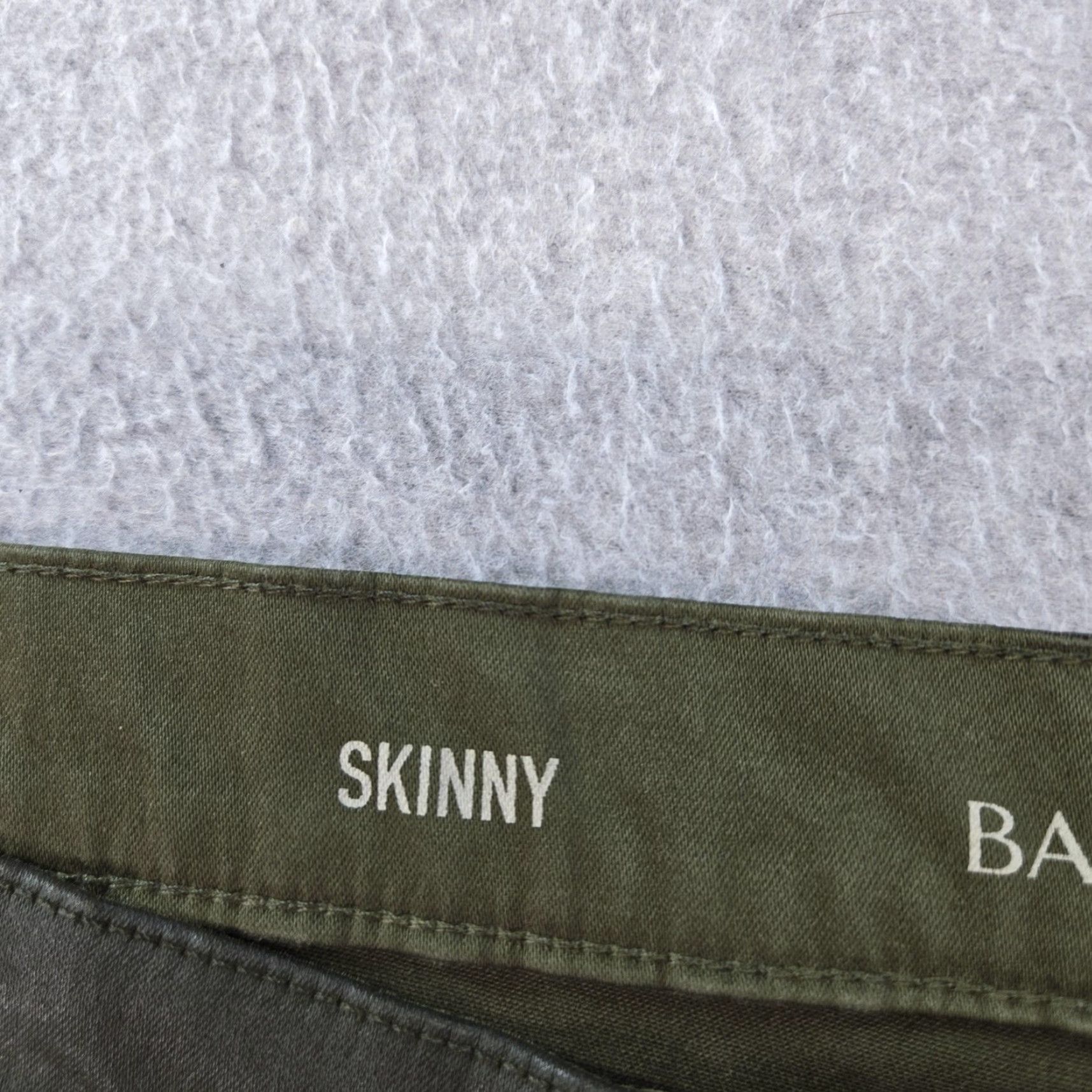 Banana Republic Banana Republic Pants Mens 31x28 Green Skinny Chino Extra-Slim Stretch Pockets Size US 31 - 7 Thumbnail