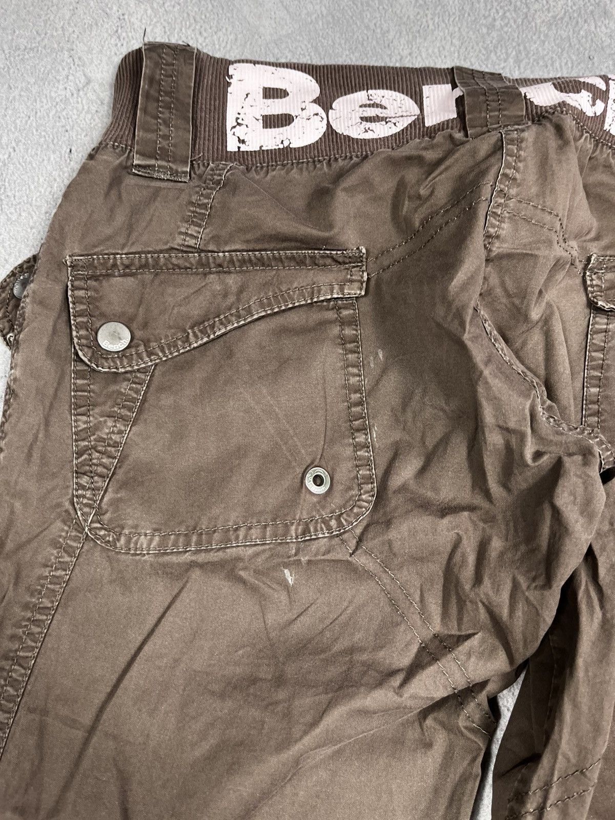 Bench × Vintage Vintage Y2K Bench faded cargo pants streetwear size 26 Size 26" / US 2 / IT 38 - 15 Thumbnail