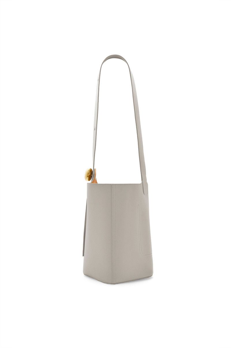 Loewe o1in1g0426 Size: OS/ Medium Pebble Bucket Bag in Shell Grey Size ONE SIZE - 4 Thumbnail