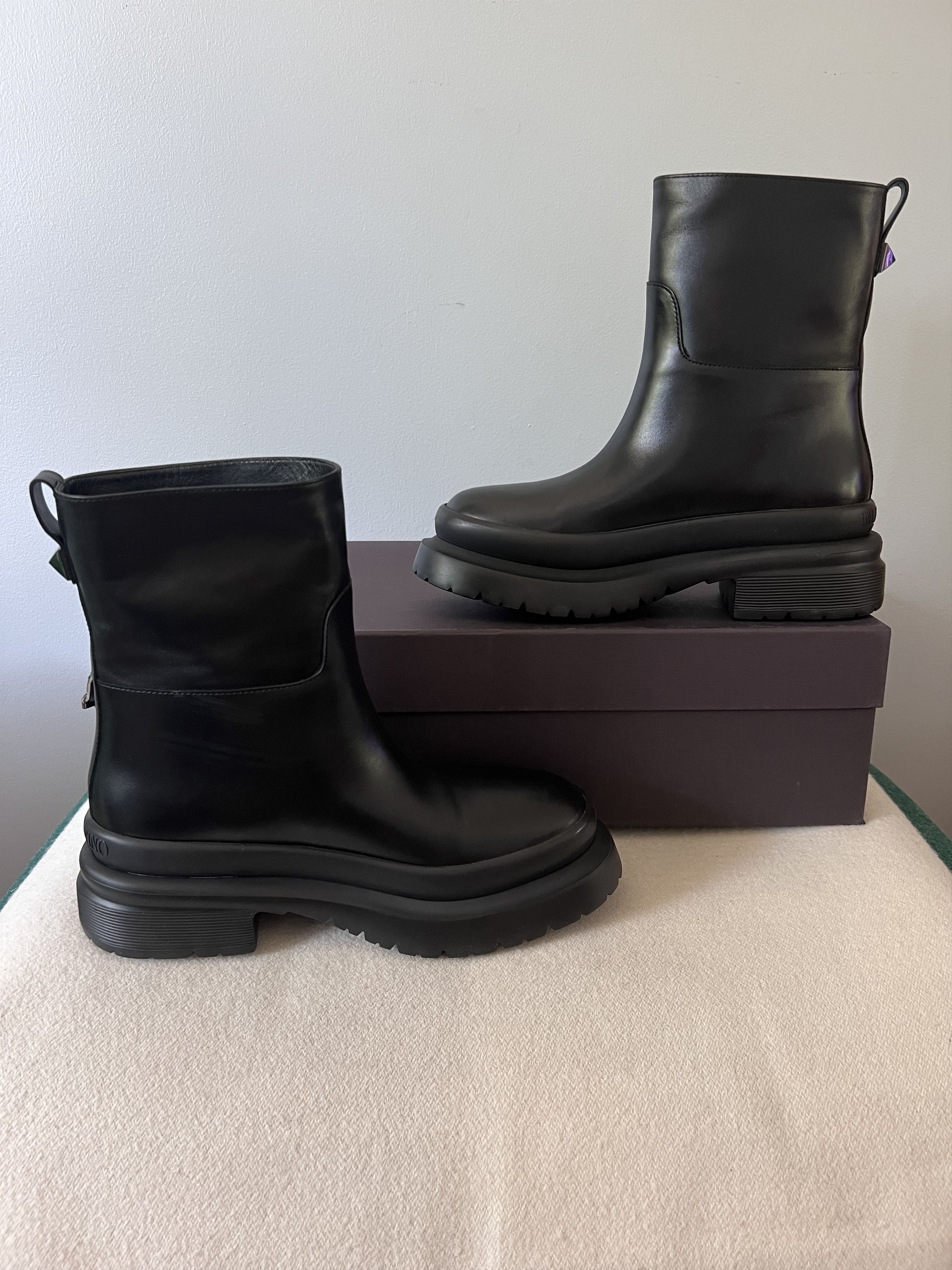 Valentino Valentino Garavani Rockstud Leather Ankle Boots Size US 9 / EU 42 - 3 Thumbnail