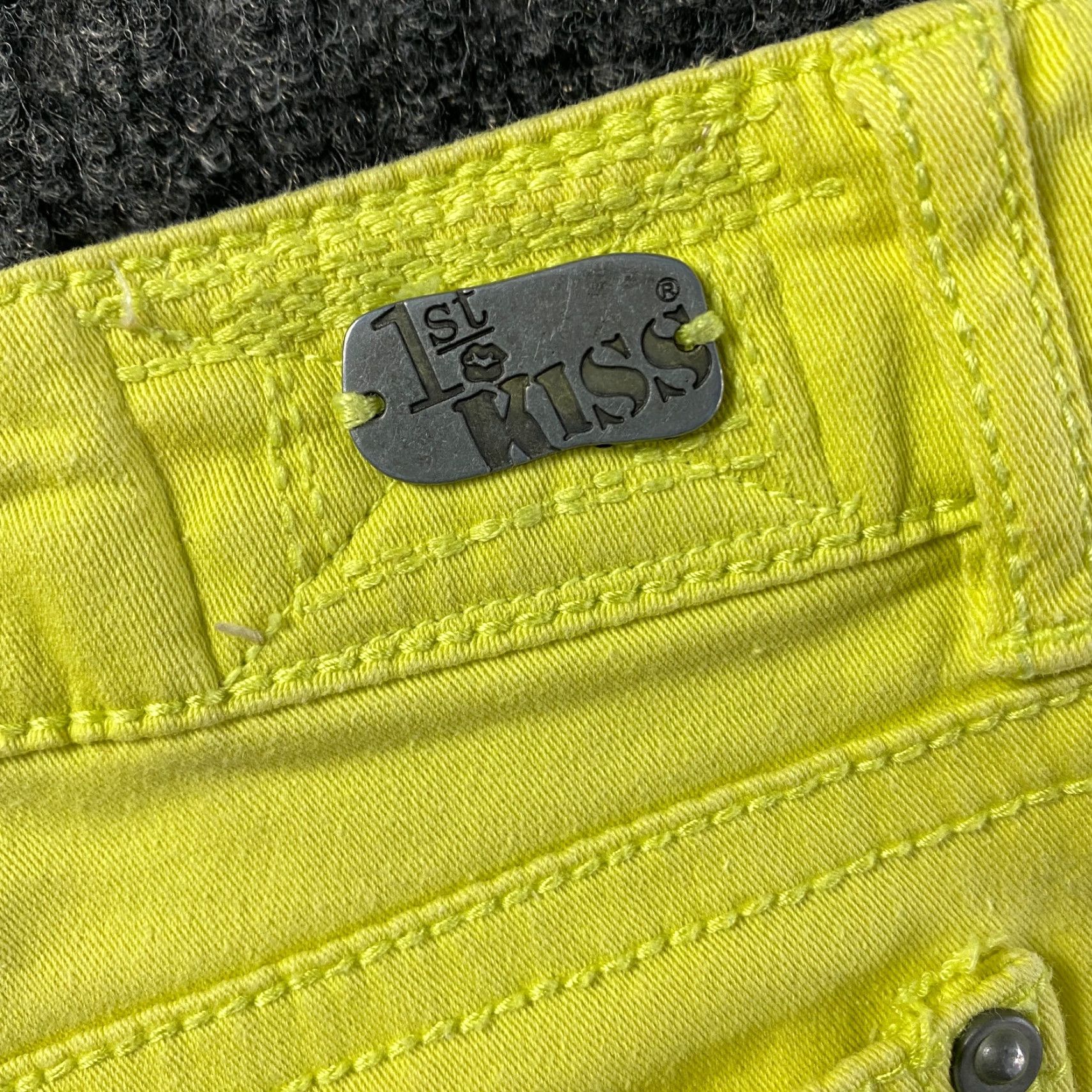 Denime VINTAGE 1st Kiss Neon Yellow Denim Shorts 25 Low Rise 2” Inseam Booty Cut-Off Hipster Women Size 42" / US 20 - 6 Thumbnail