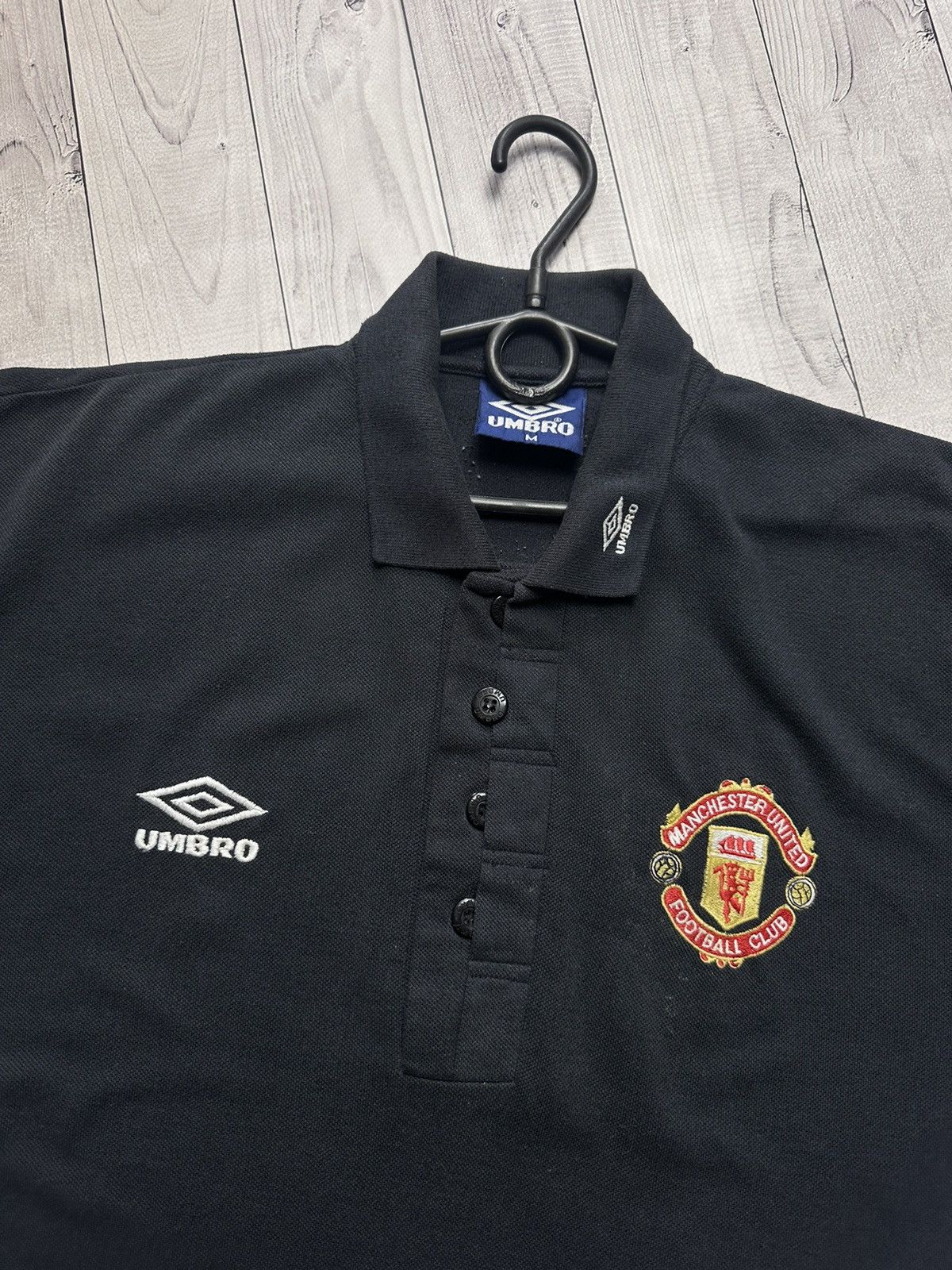 Umbro × Vintage Vintage Umbro soccer jersey Manchester United size M Size US M / EU 48-50 / 2 - 3 Thumbnail