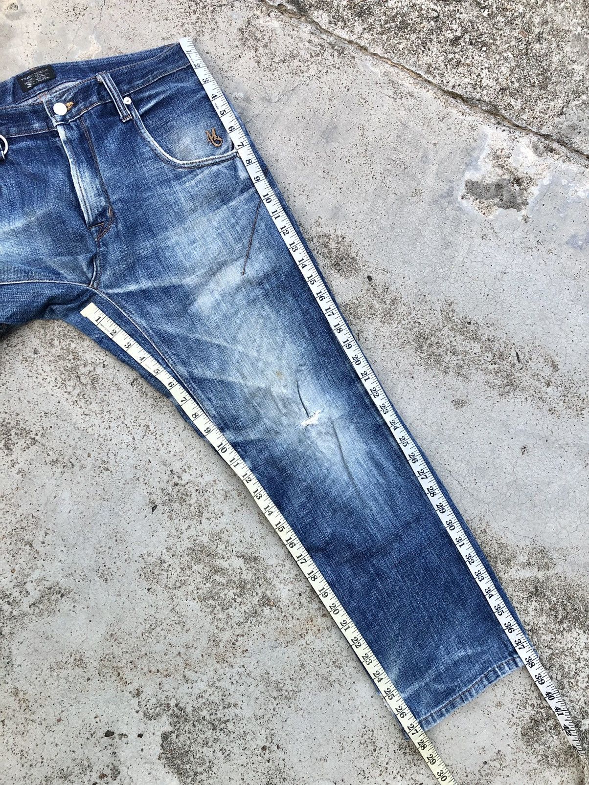 Other BUCKLE BACK MSGR DISTRESSED DENIM Size US 33 - 16 Thumbnail