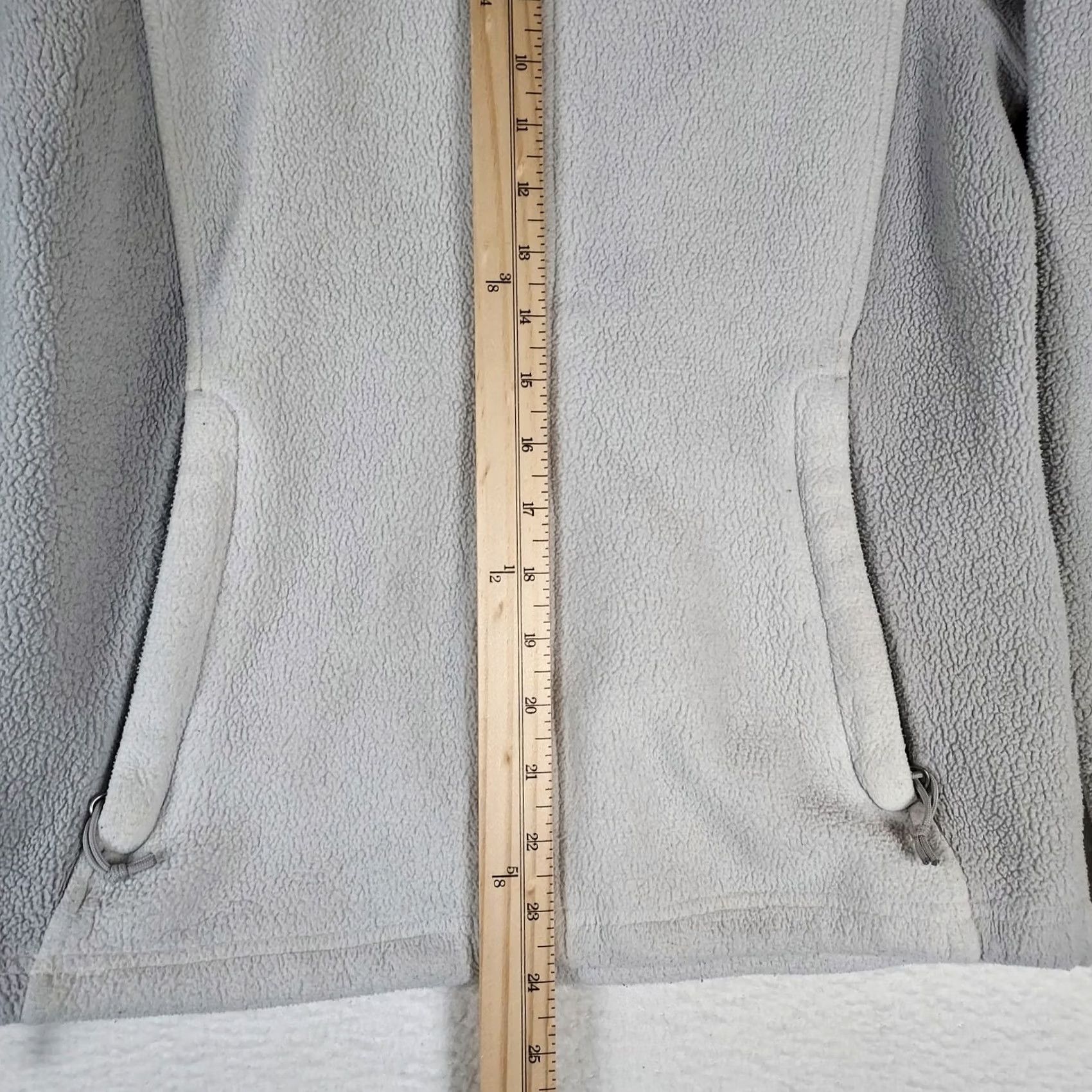 The North Face The North Face Womens S Gray Full Zip Fleece Jacket Lightweight Warm Shirt Womens Regular Size S Gray Full Zip Coat/Outerwear Size S / US 4 / IT 40 - 6 Thumbnail
