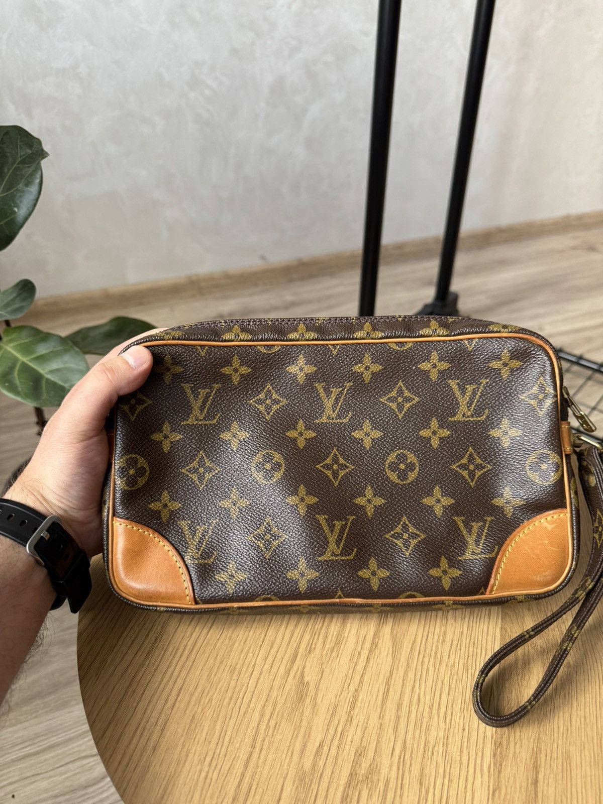 Louis Vuitton Louis Vuitton Brown Monogram Clutch Bag Size ONE SIZE - 6 Thumbnail