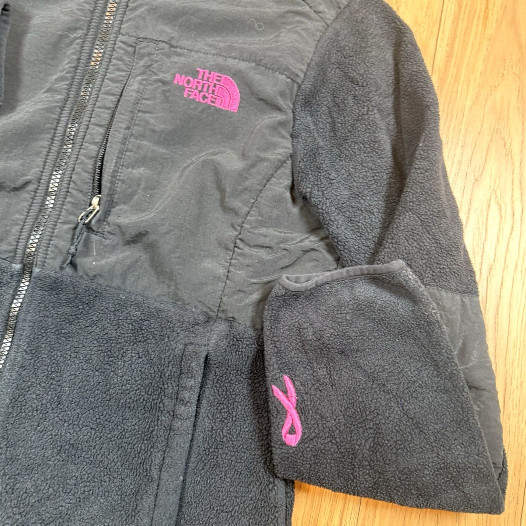 The North Face VINTAGE The North Face Denali Jacket Women’s S Black Full Zip Breast Cancer Aware Womens Size S / US 4 / IT 40 - 4 Thumbnail