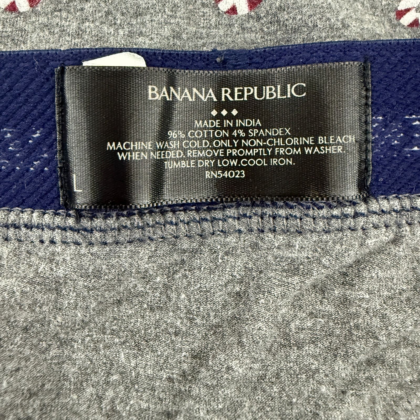 Banana Republic Banana Republic Candycane White Grey Mens Boxer Size Medium Size ONE SIZE - 2 Thumbnail