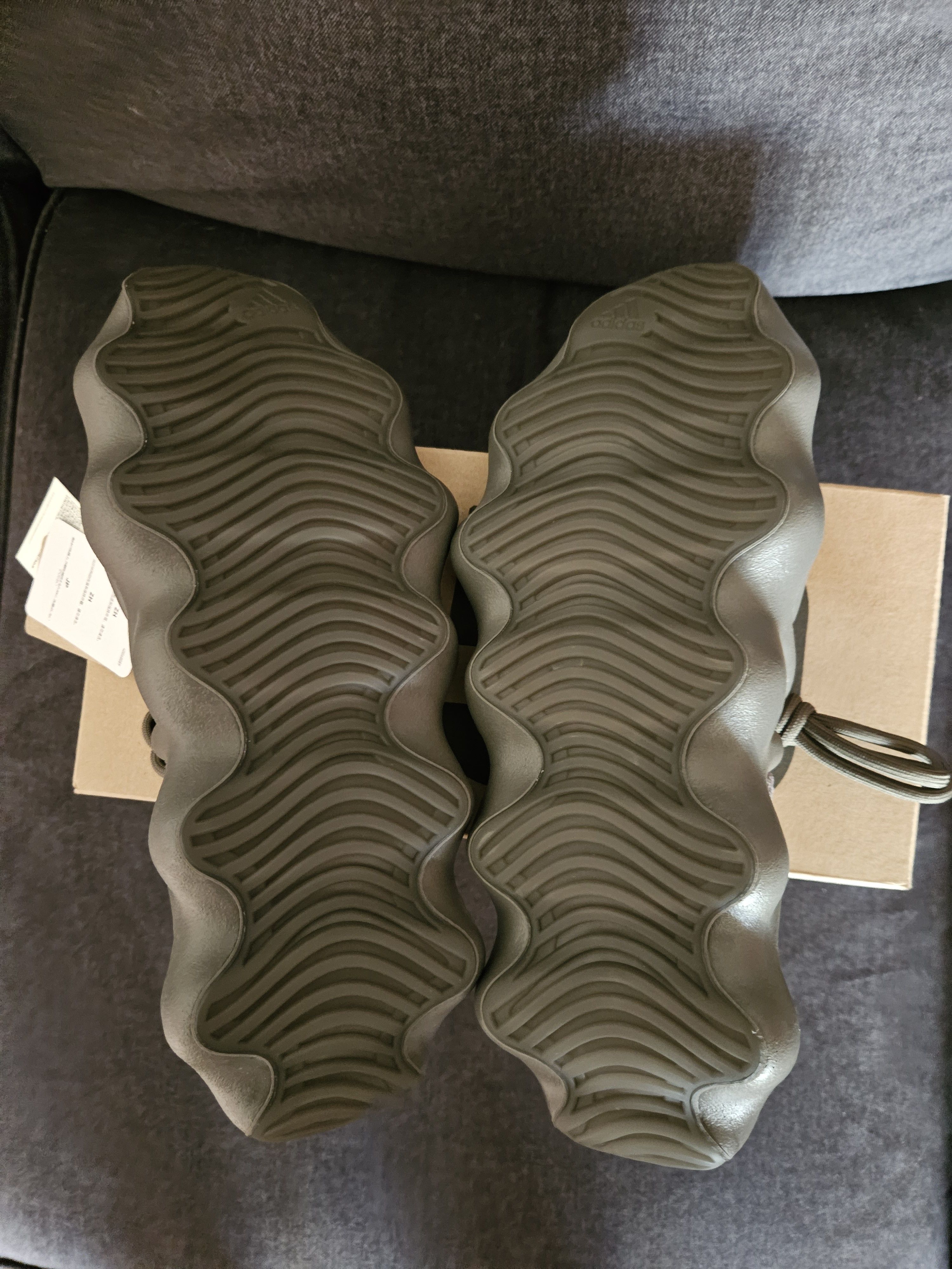 Adidas Yeezy 450 Cinder Size US 9 / EU 42 - 3 Thumbnail