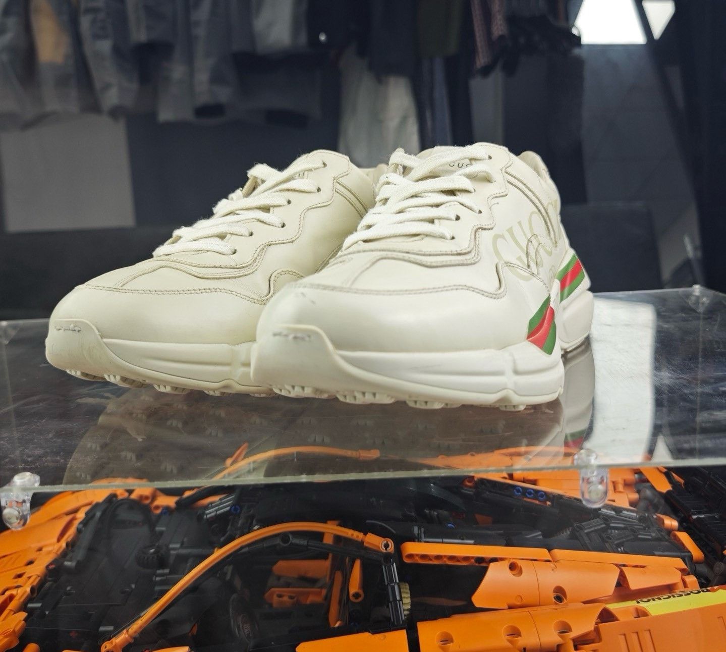 Gucci Gucci Printed Lowtop Sneakers 9 Men Size US 9 / EU 42 - 1 Thumbnail