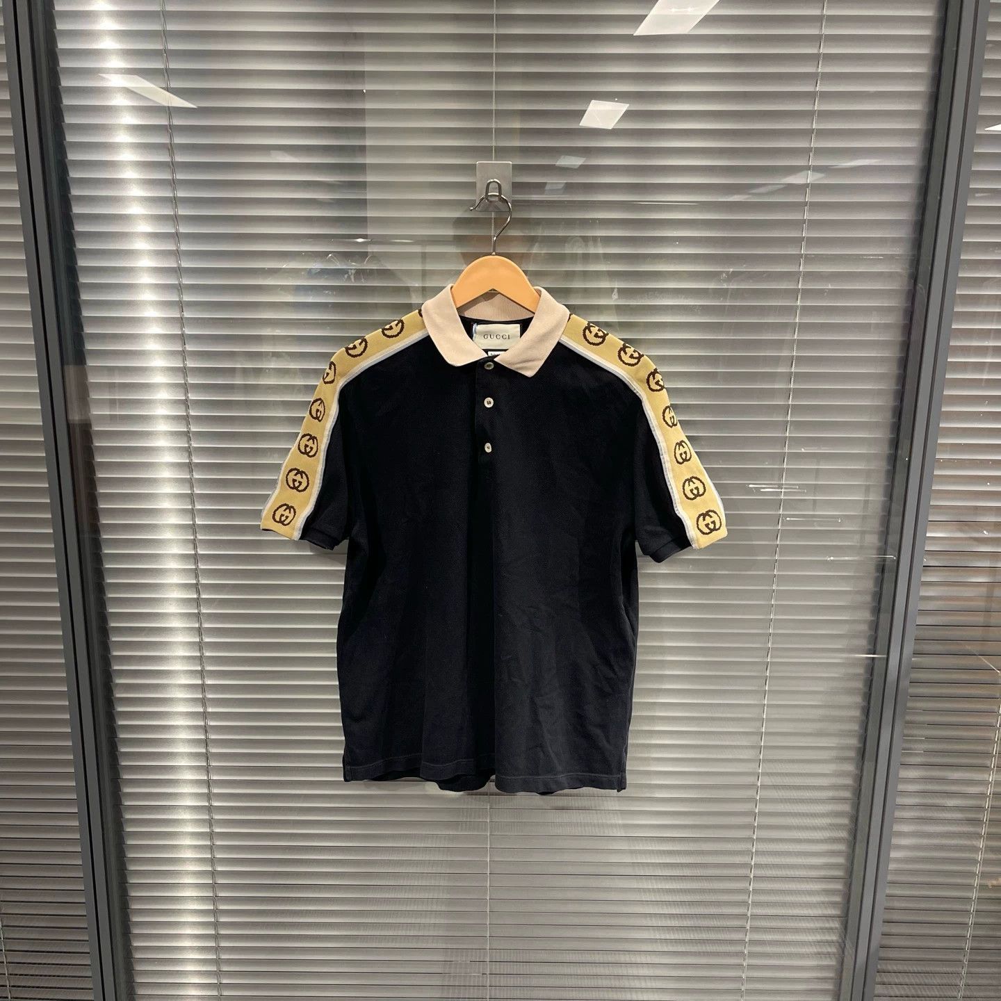 Gucci Black Polo Shirt with Contrast Stripe Sleeves Size US M / EU 48-50 / 2 - 1 Thumbnail